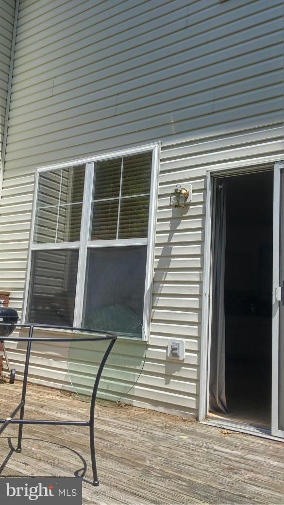 SIGNATURE AT BROADLANDS - Residential Lease