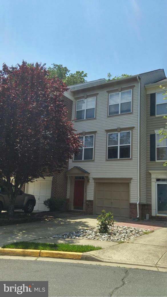 SIGNATURE AT BROADLANDS - Residential Lease