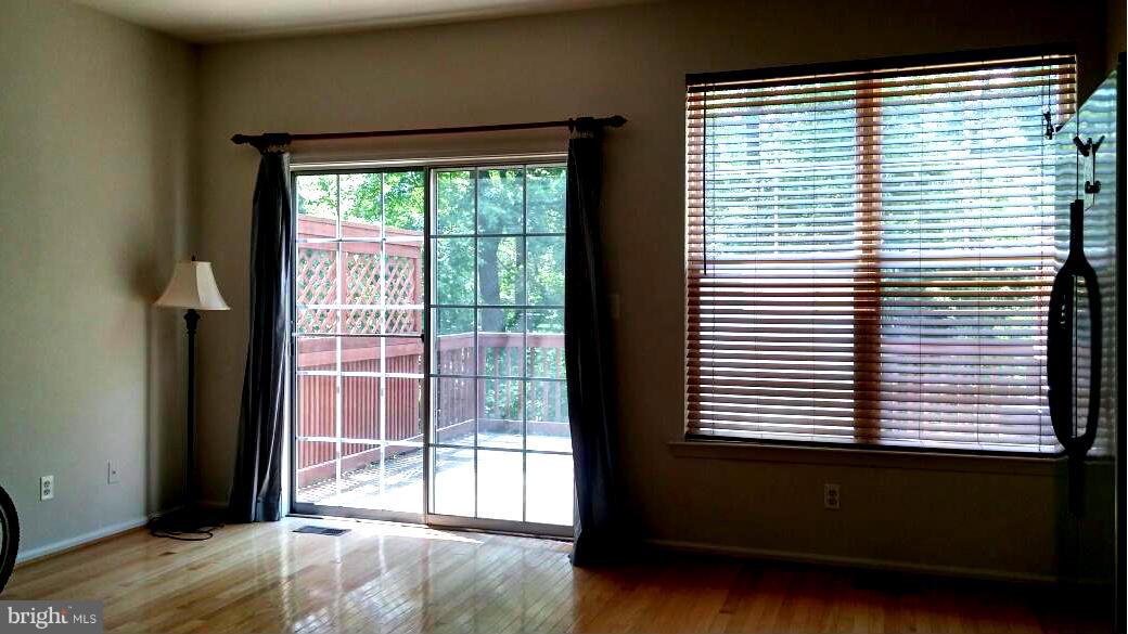 SIGNATURE AT BROADLANDS - Residential Lease