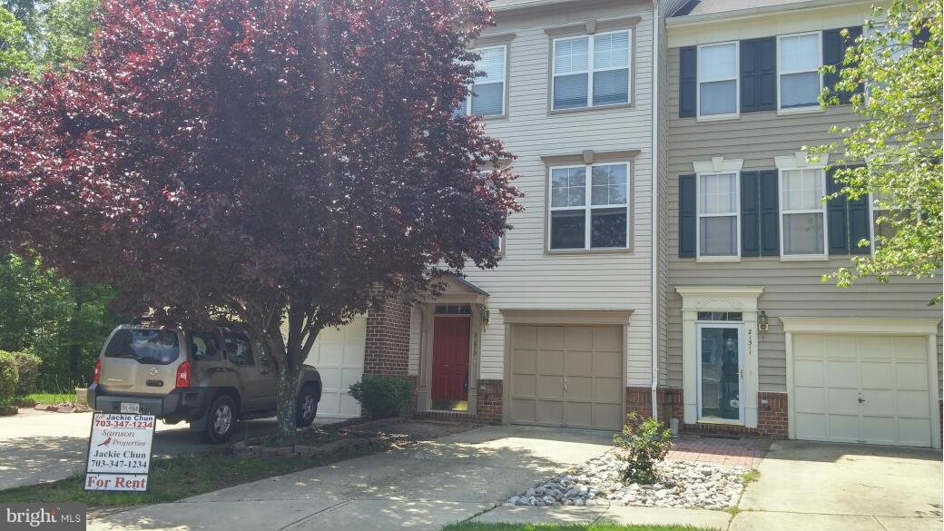 SIGNATURE AT BROADLANDS - Residential Lease