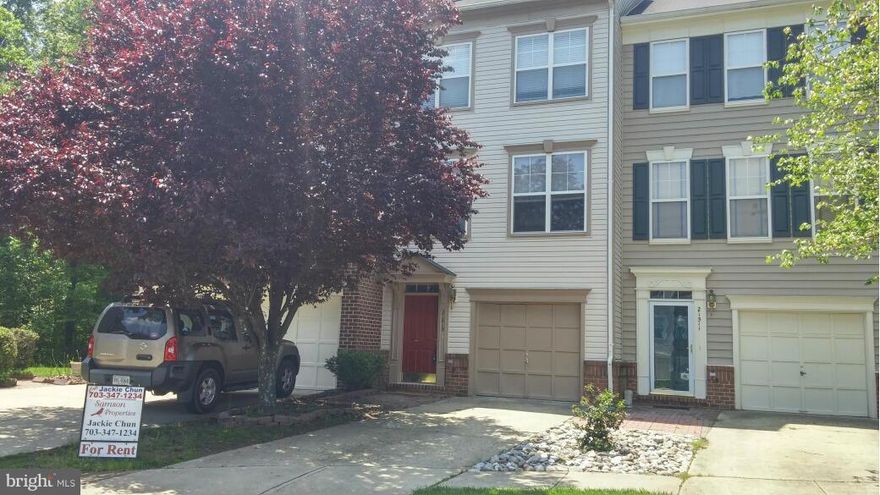 Very unique one car garage Townhouse. Three BDRs full of sunshine. wooded floor in open and nice kitchen, back to trees, wooded deck, walk out basement with small bar and full bath...Swimming pool, walking trail, tennis court all in community... New Carpets in bedrooms and living room.and newer paint. Please call tenant least 2hours ahead. thanks