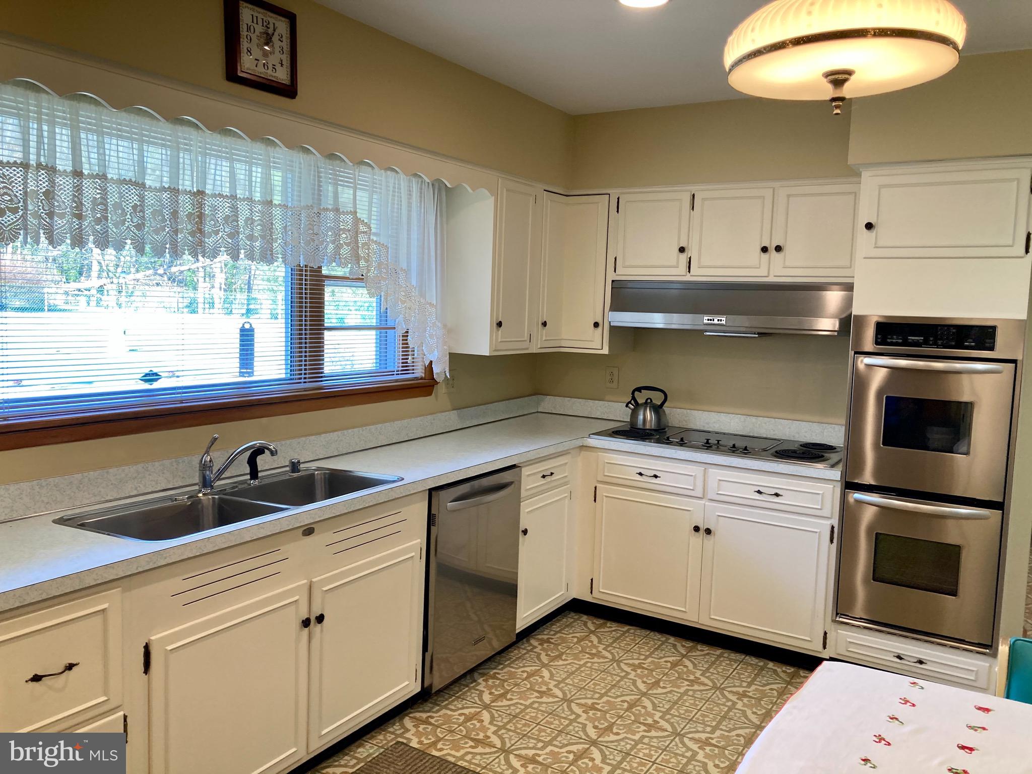 NORRIS PYLES OLD MILL ES - Residential