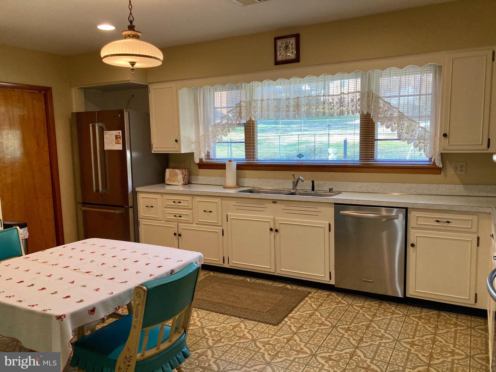 NORRIS PYLES OLD MILL ES - Residential