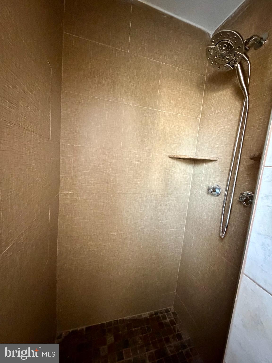 SOMERTON - Residential