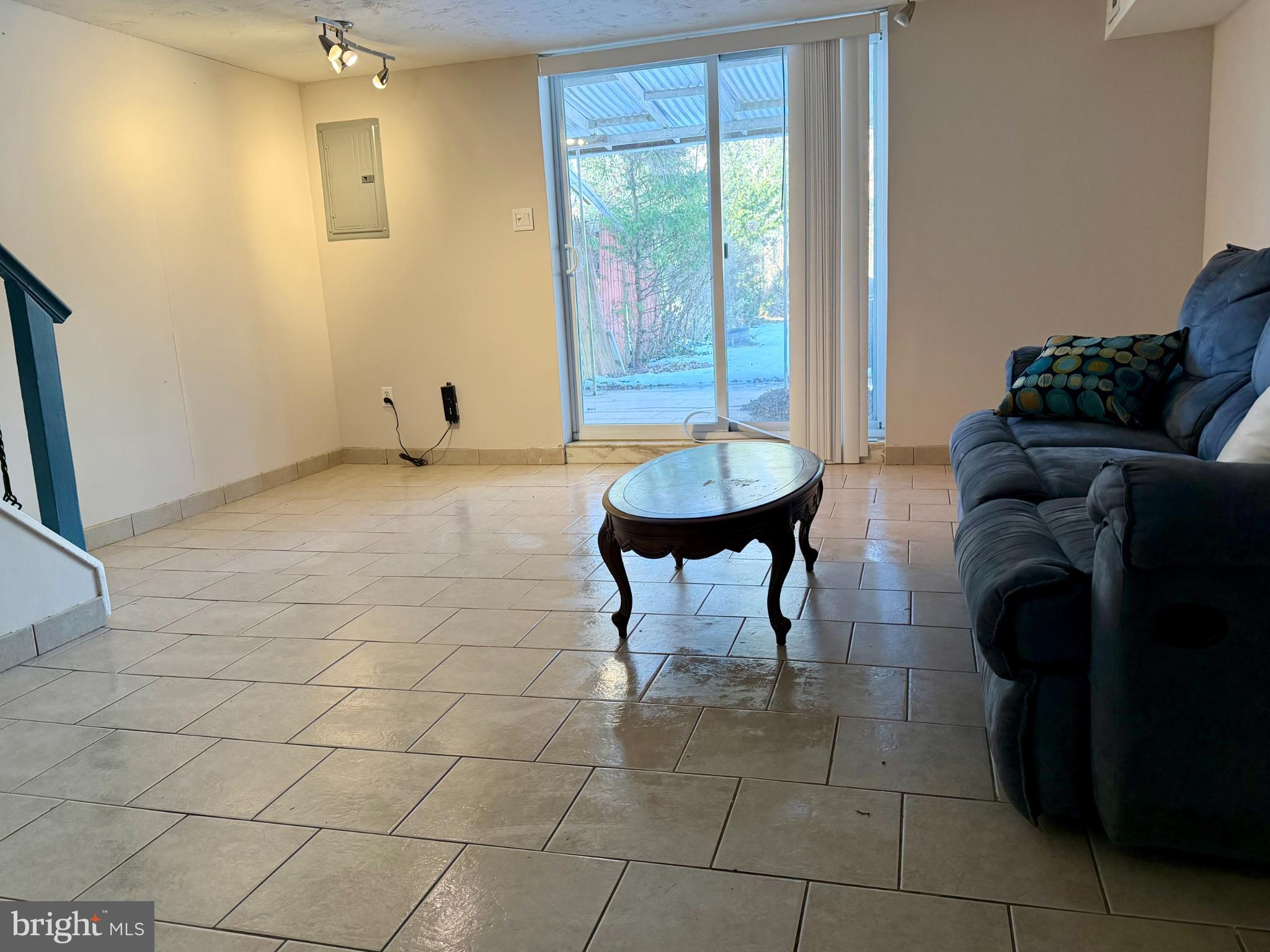 SOMERTON - Residential