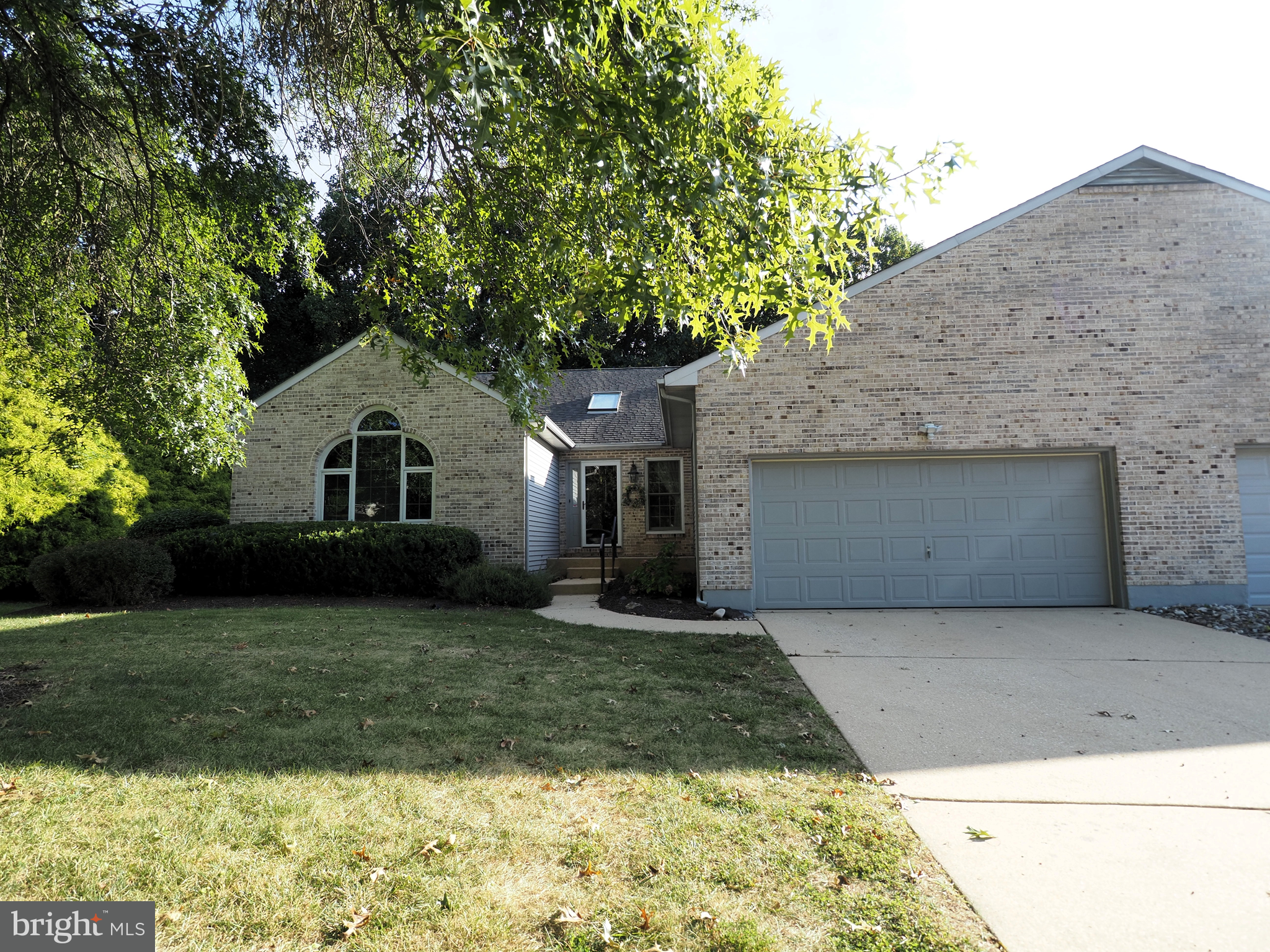 22 EYNON COURT