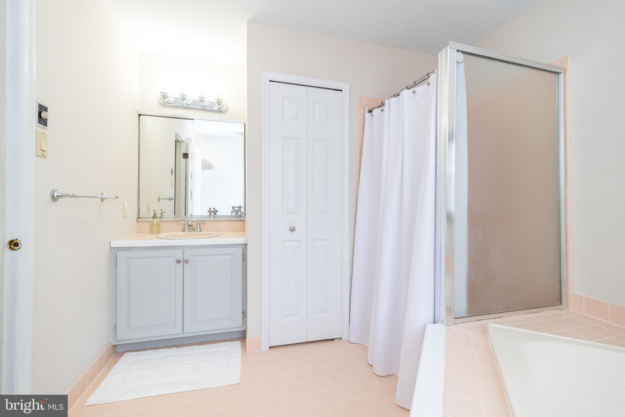 SHEFFIELD GATE - Residential