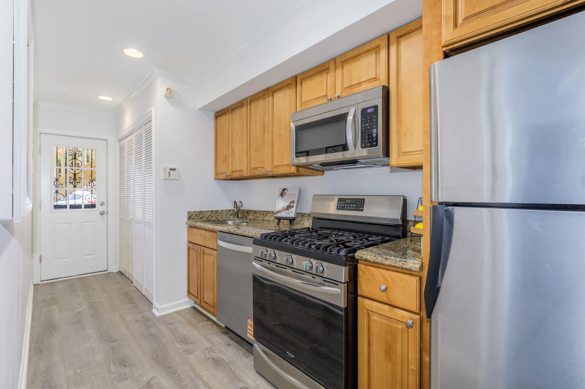 28 17TH STREET SE