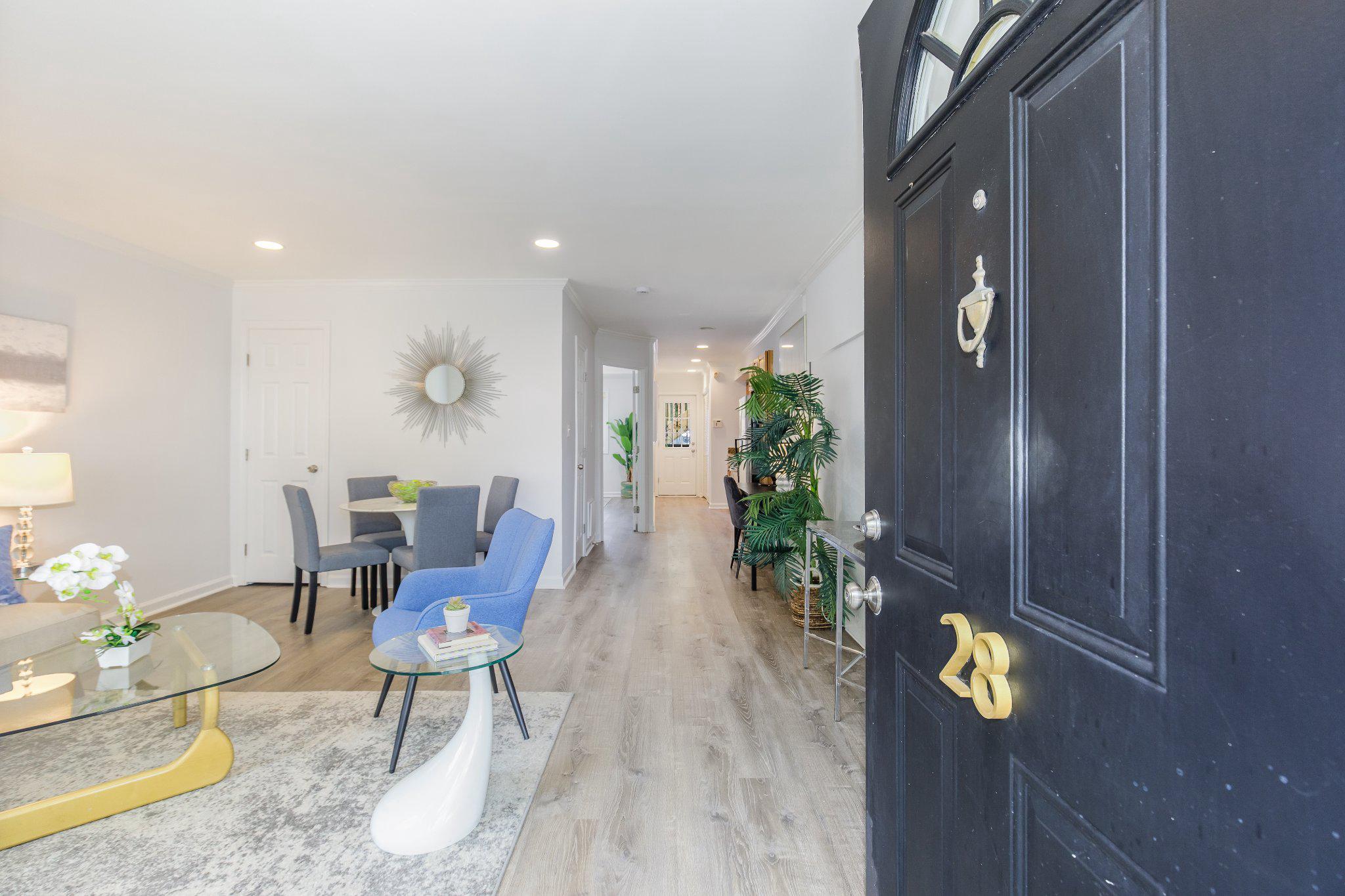 28 17TH STREET SE