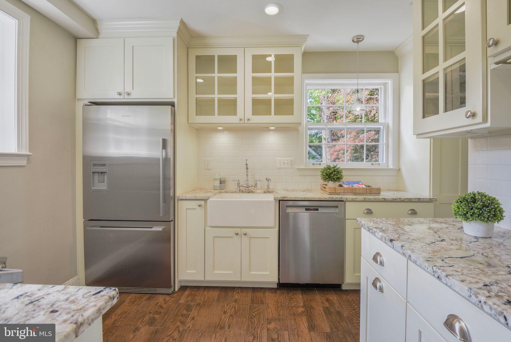 9709 W BEXHILL DRIVE