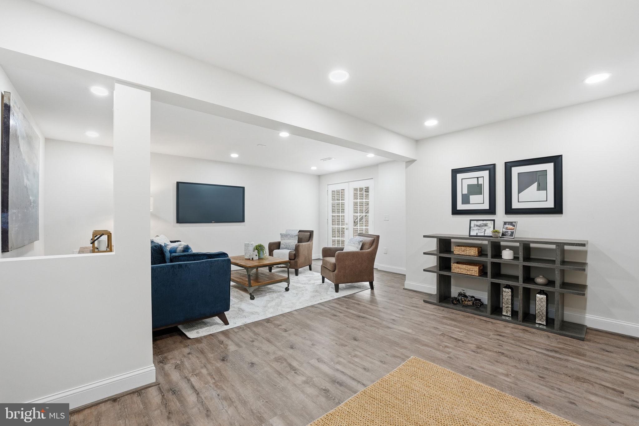 CLASSIC OAKS - Residential