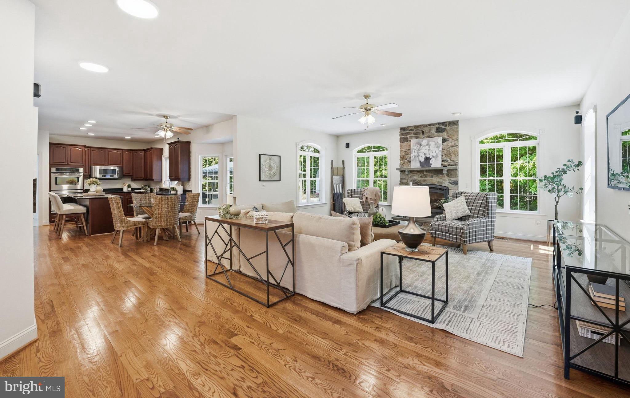 CLASSIC OAKS - Residential