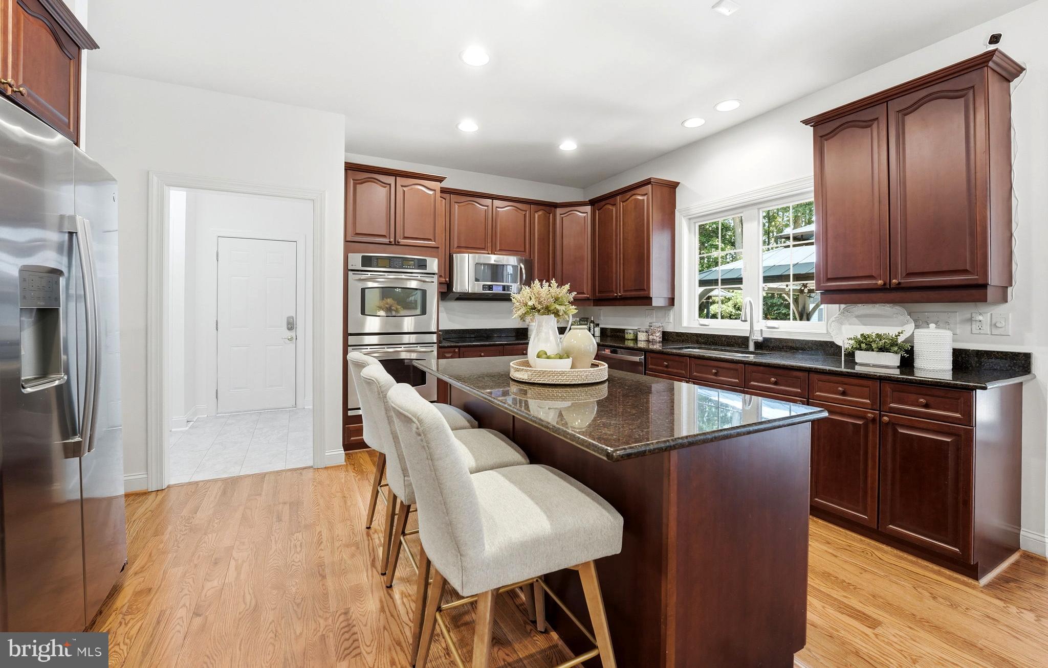 CLASSIC OAKS - Residential