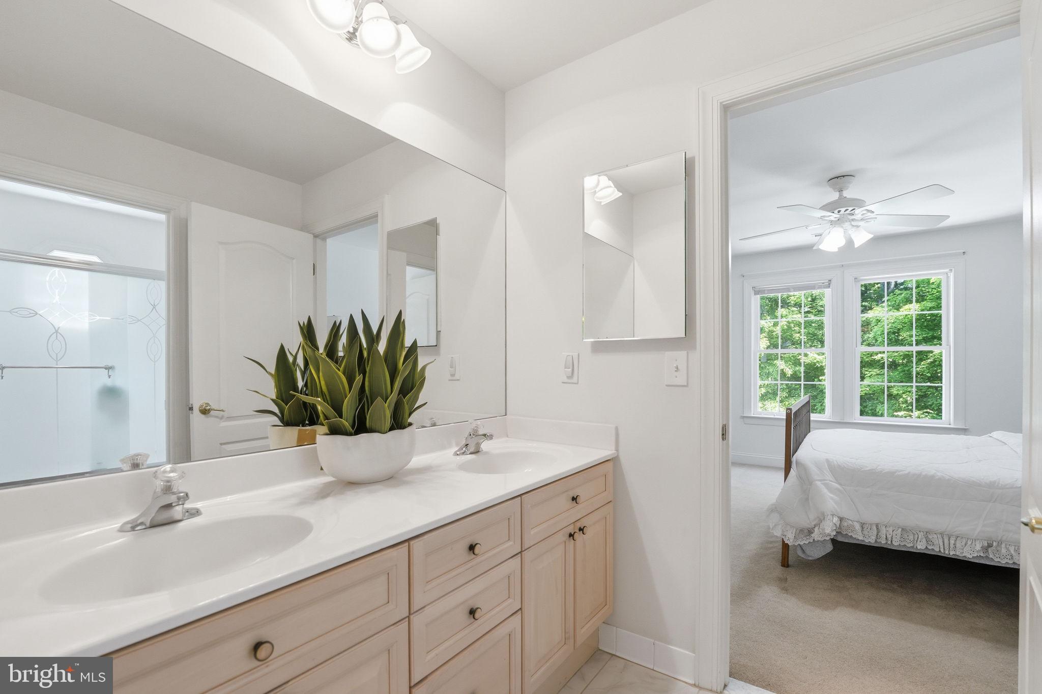 CLASSIC OAKS - Residential