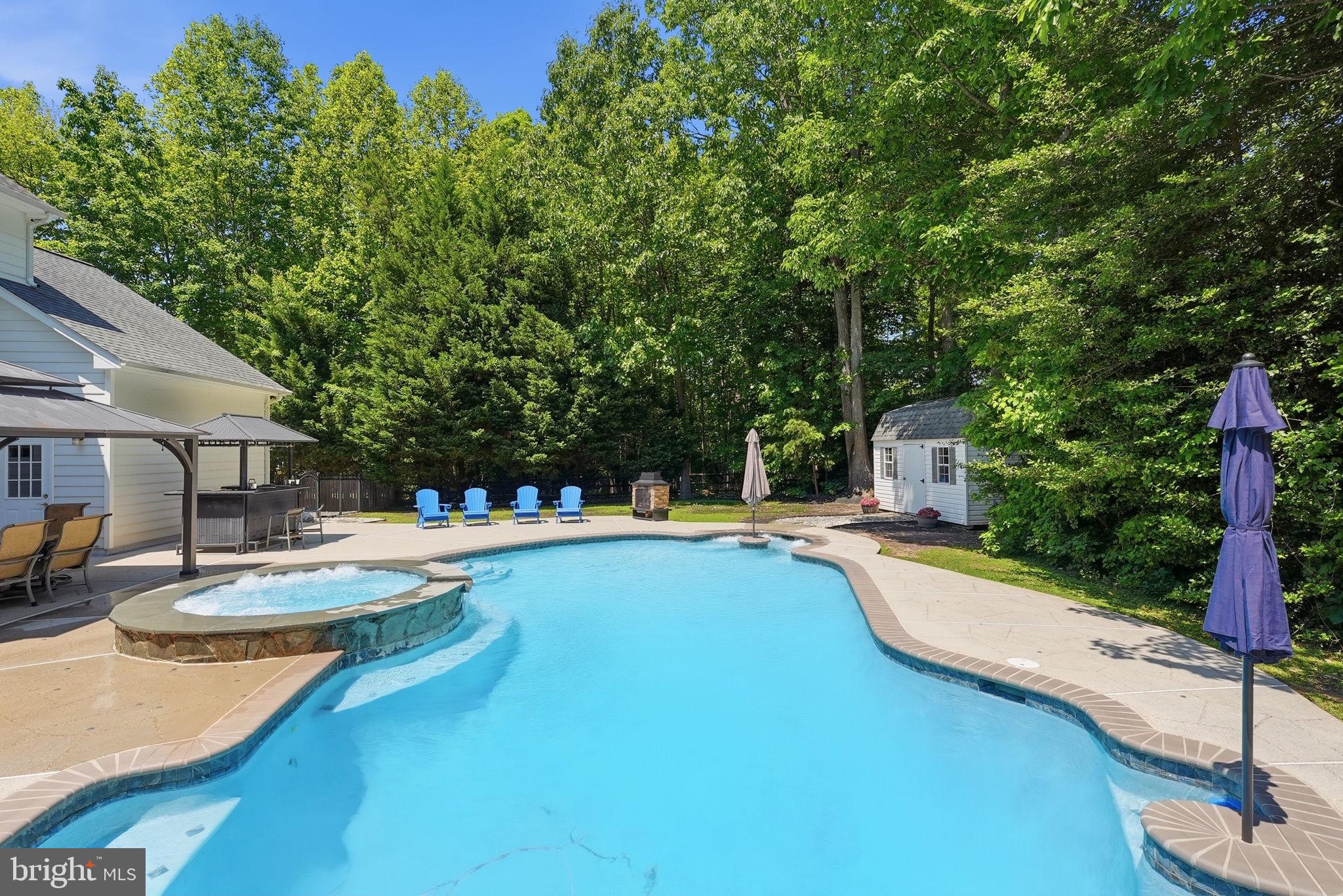 CLASSIC OAKS - Residential