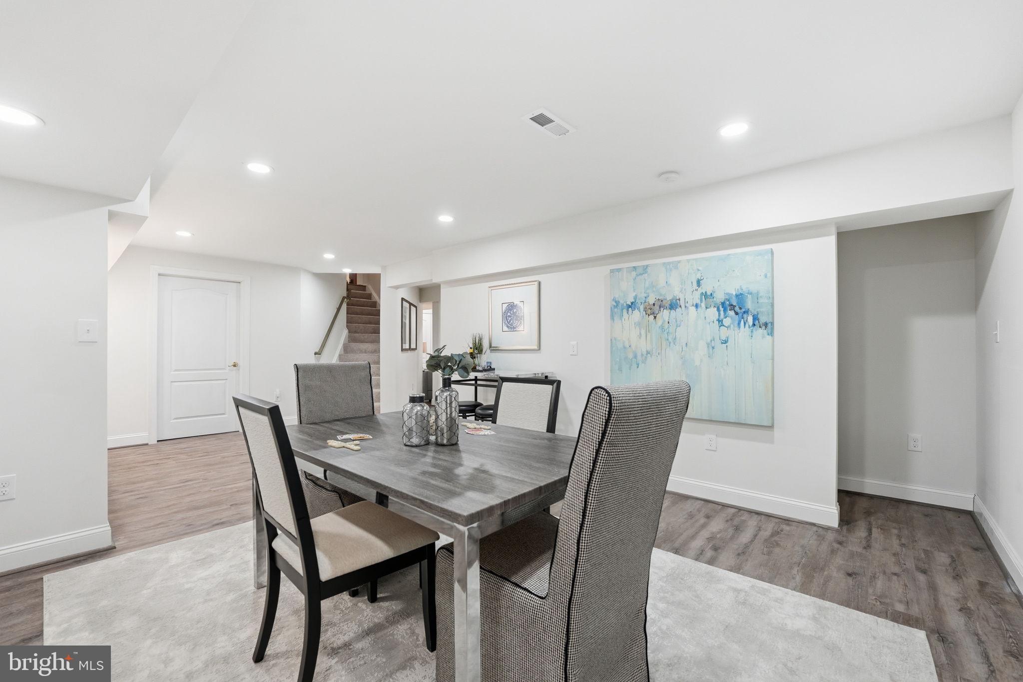 CLASSIC OAKS - Residential