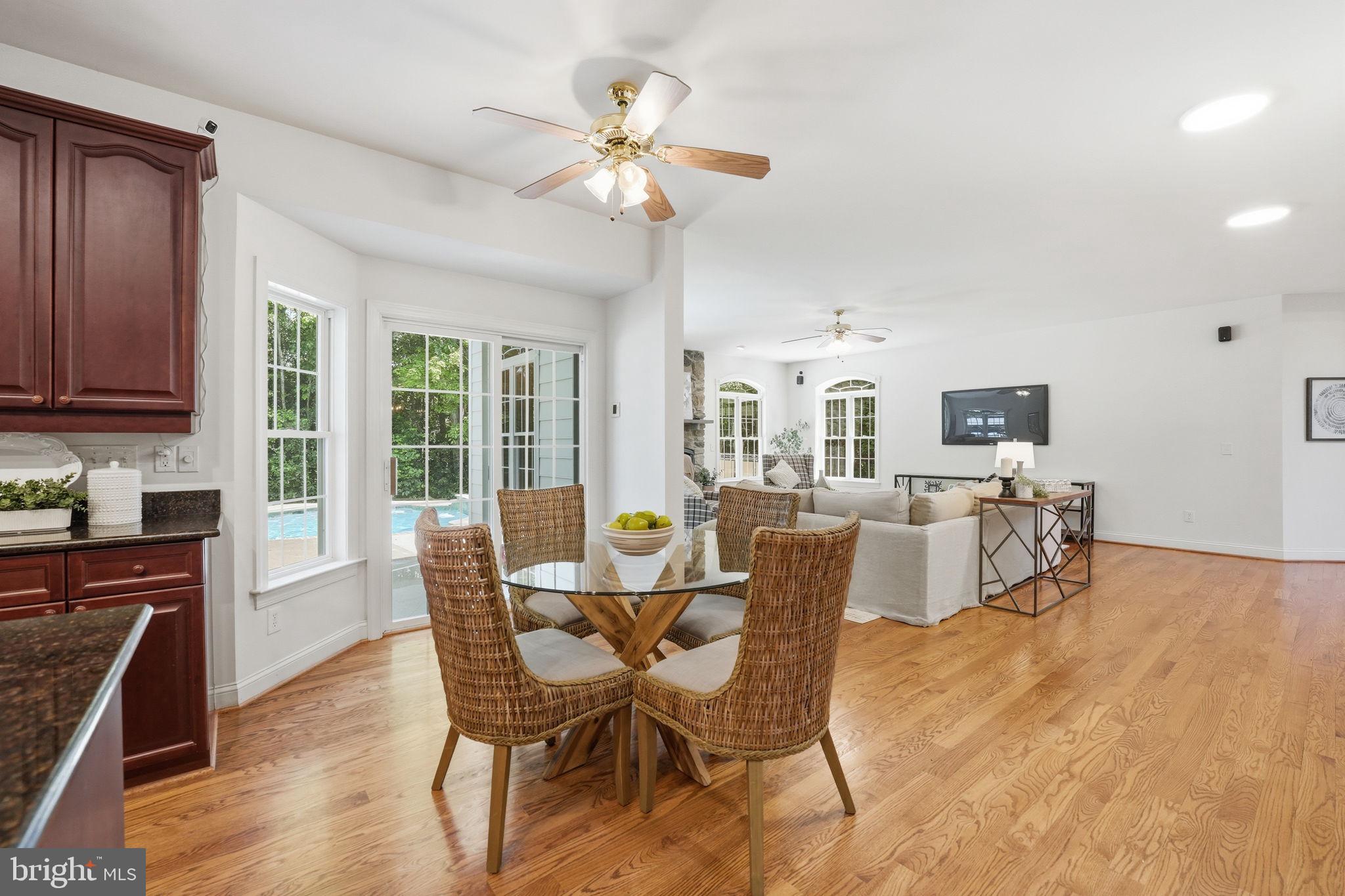 CLASSIC OAKS - Residential