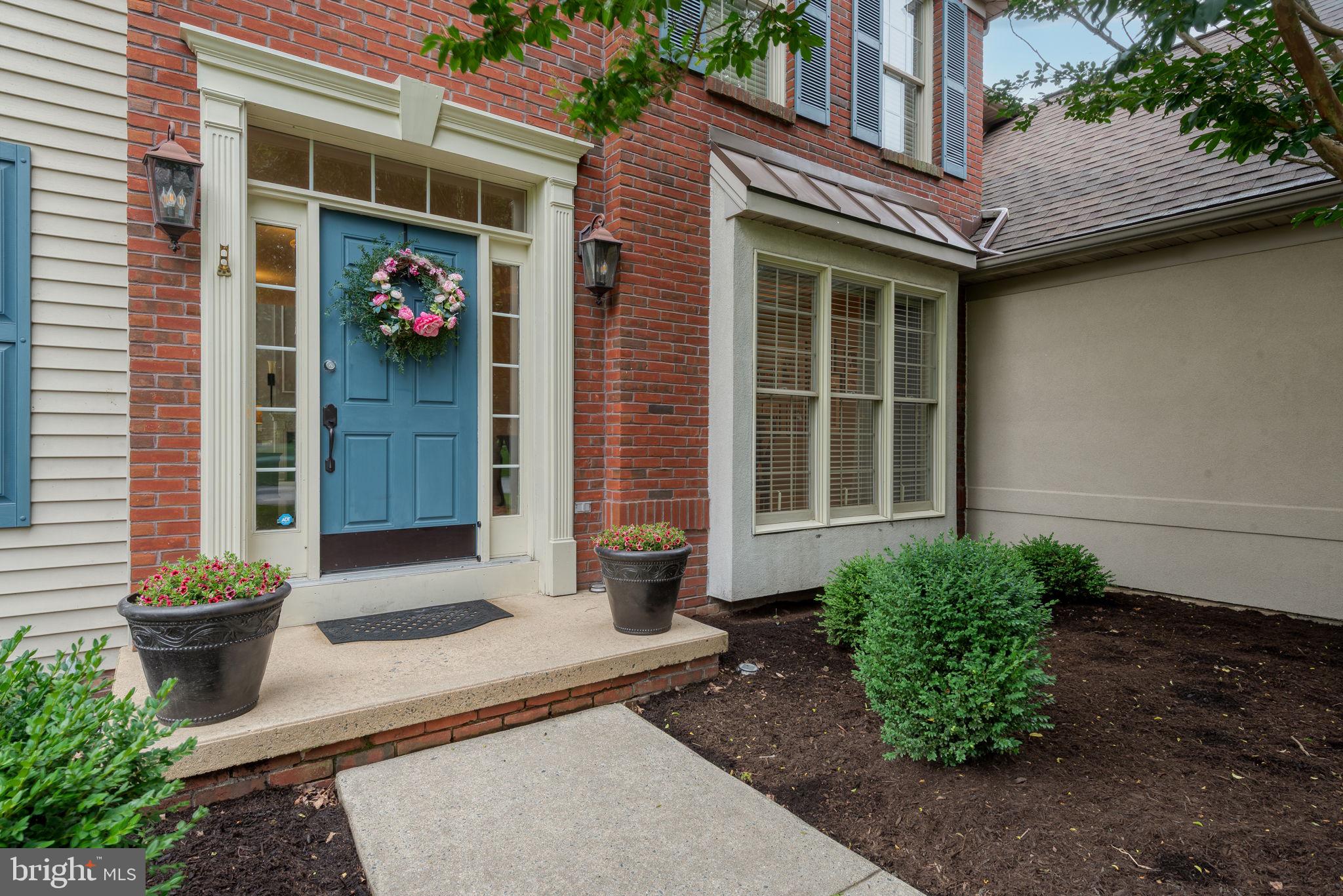 16 FOX HOLLOW DRIVE