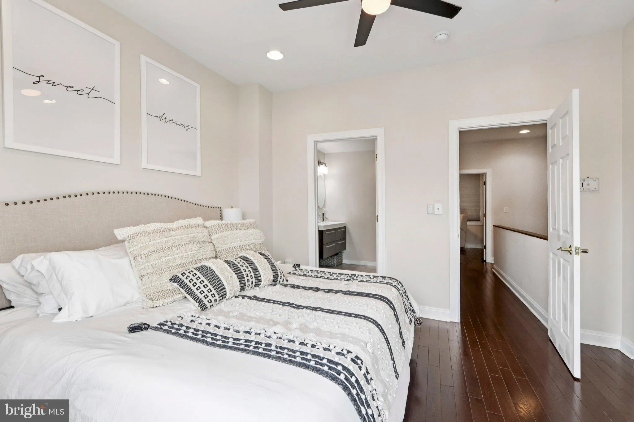 Philadelphia, Pennsylvania 19146, United States, 3 Bedrooms Bedrooms, ,3 BathroomsBathrooms,Residential,Active,159818