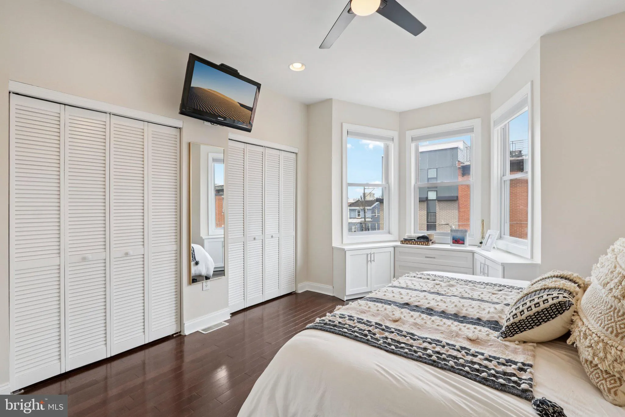 Philadelphia, Pennsylvania 19146, United States, 3 Bedrooms Bedrooms, ,3 BathroomsBathrooms,Residential,Active,159818