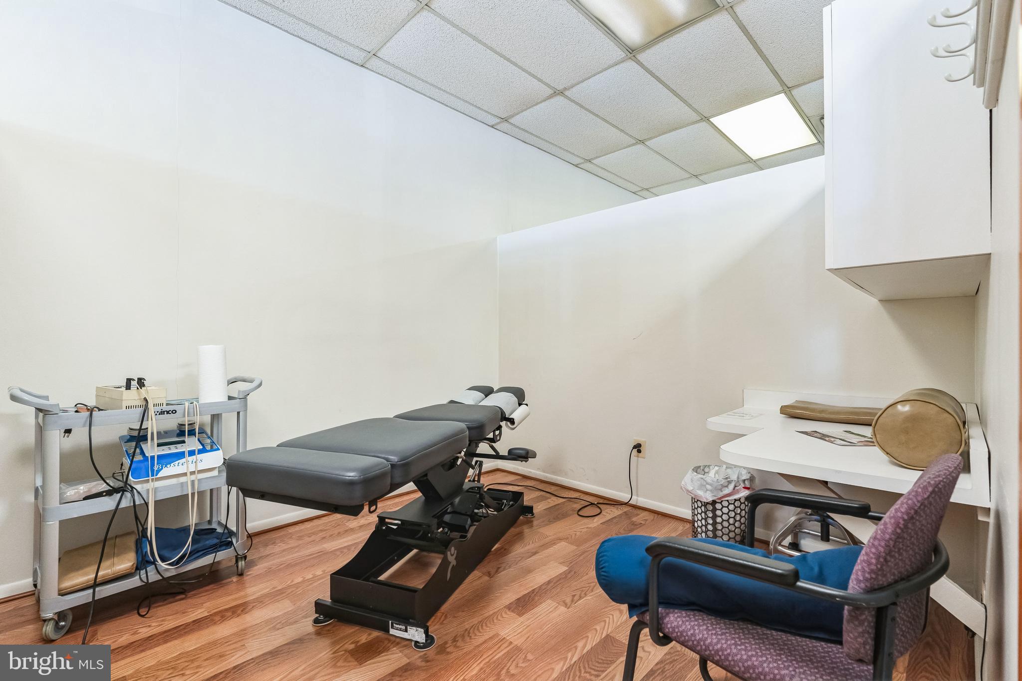 BUSTLETON - Commercial Sale