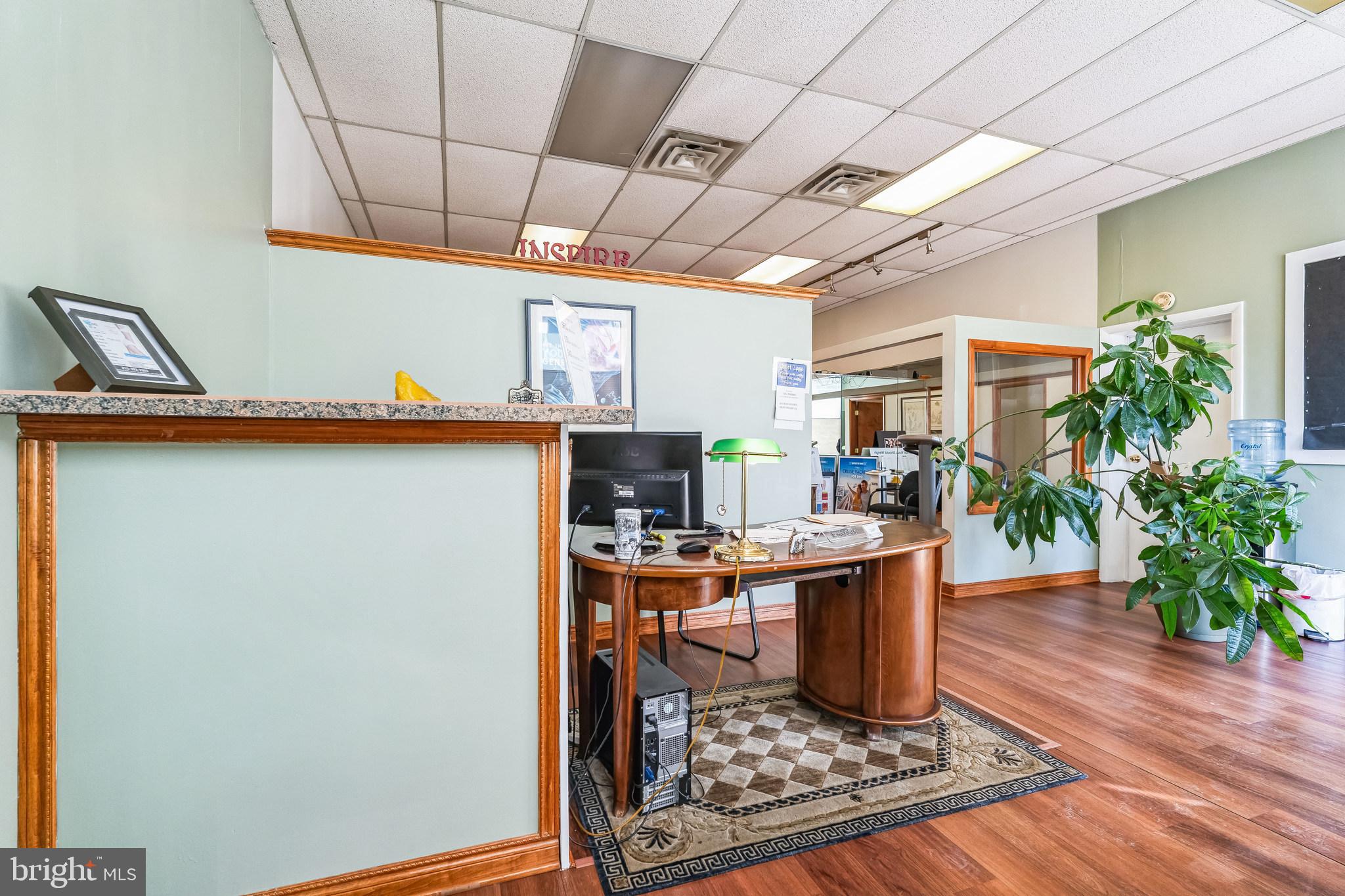 BUSTLETON - Commercial Sale