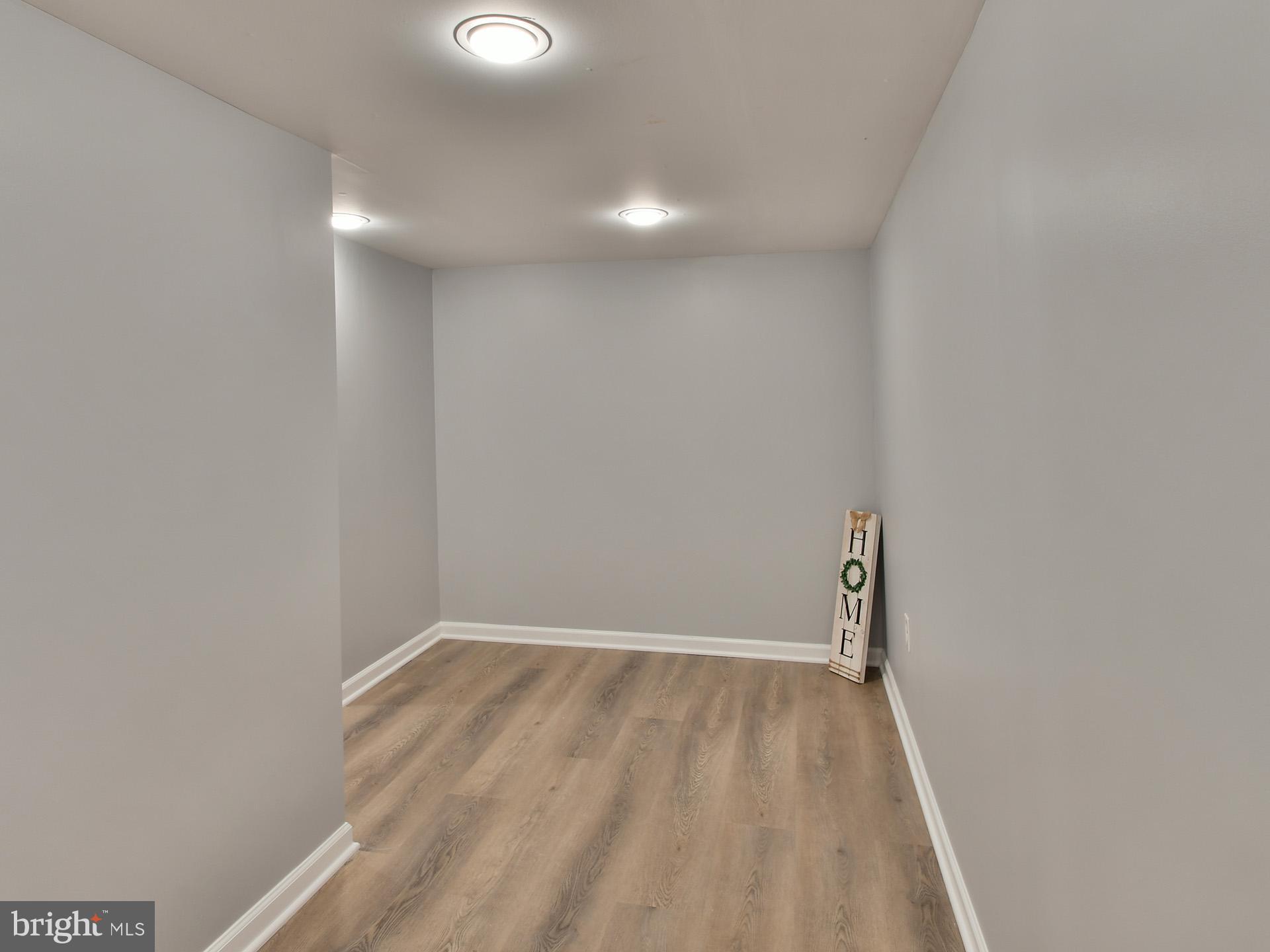 RIVER MILLS - Residential Lease