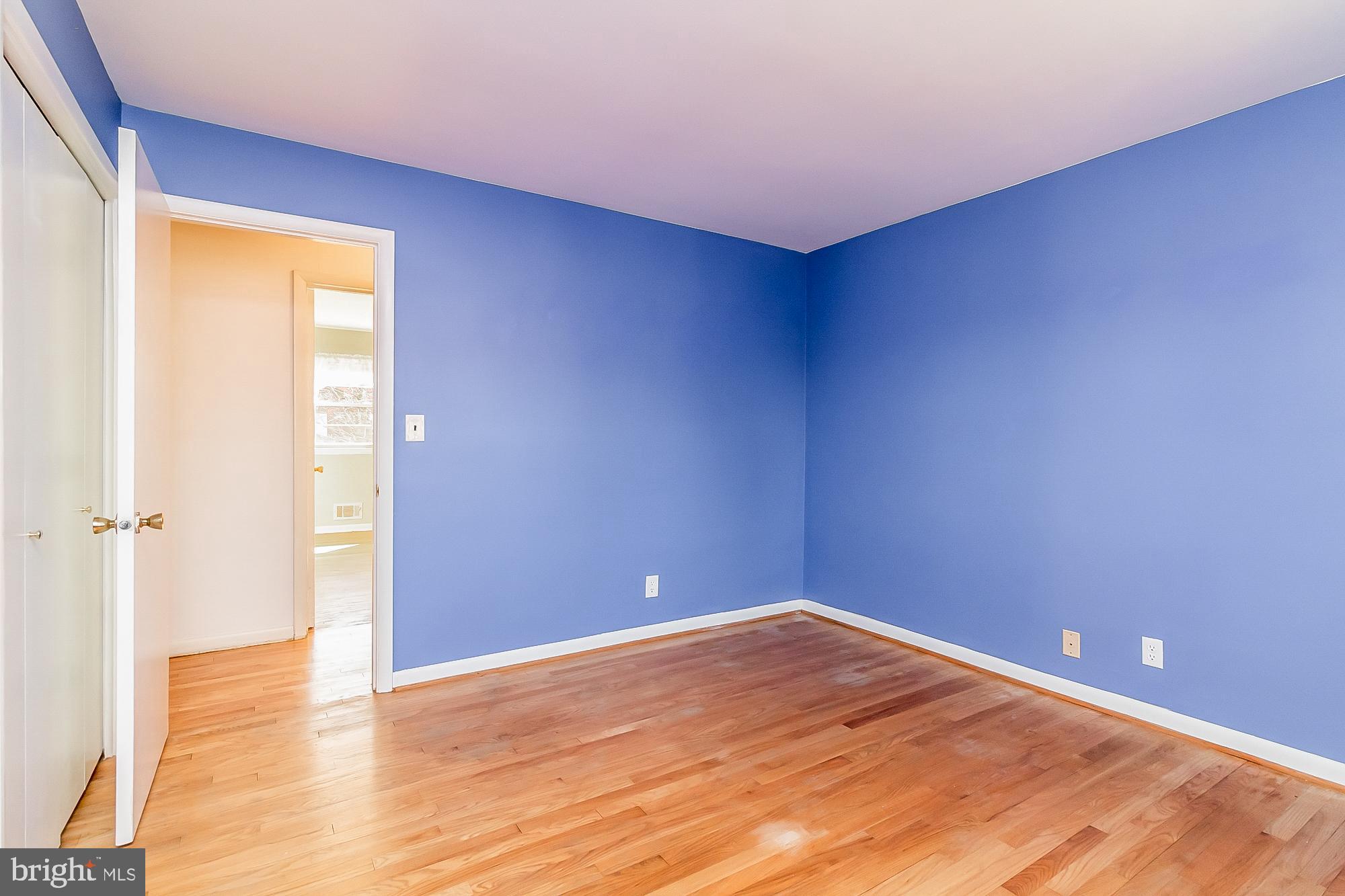 VILLAGE GREEN - Residential