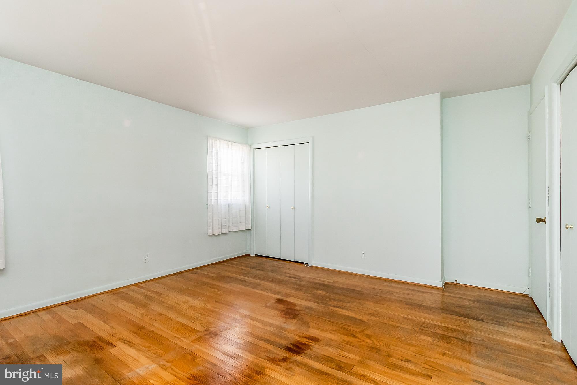 VILLAGE GREEN - Residential