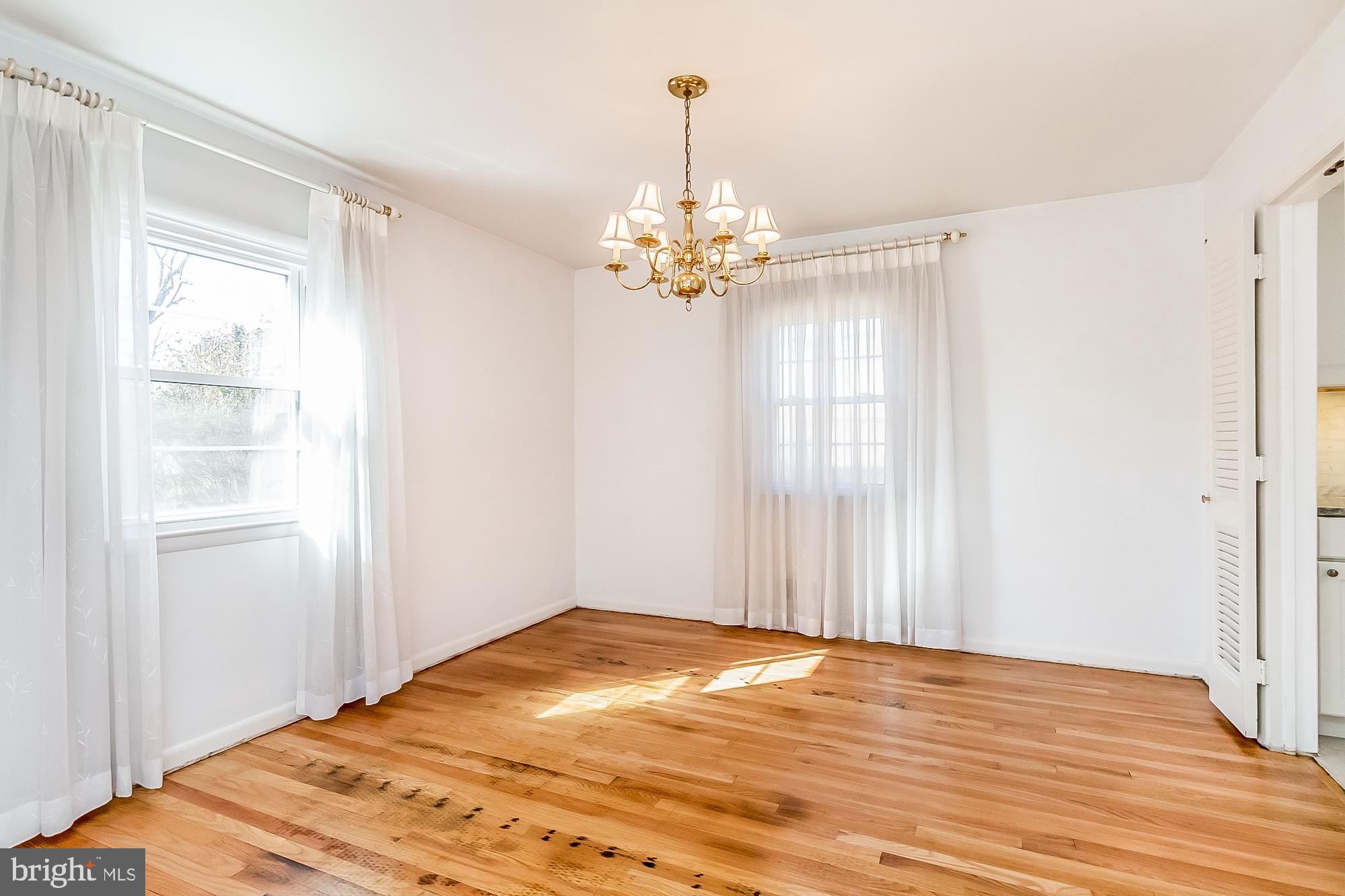 VILLAGE GREEN - Residential