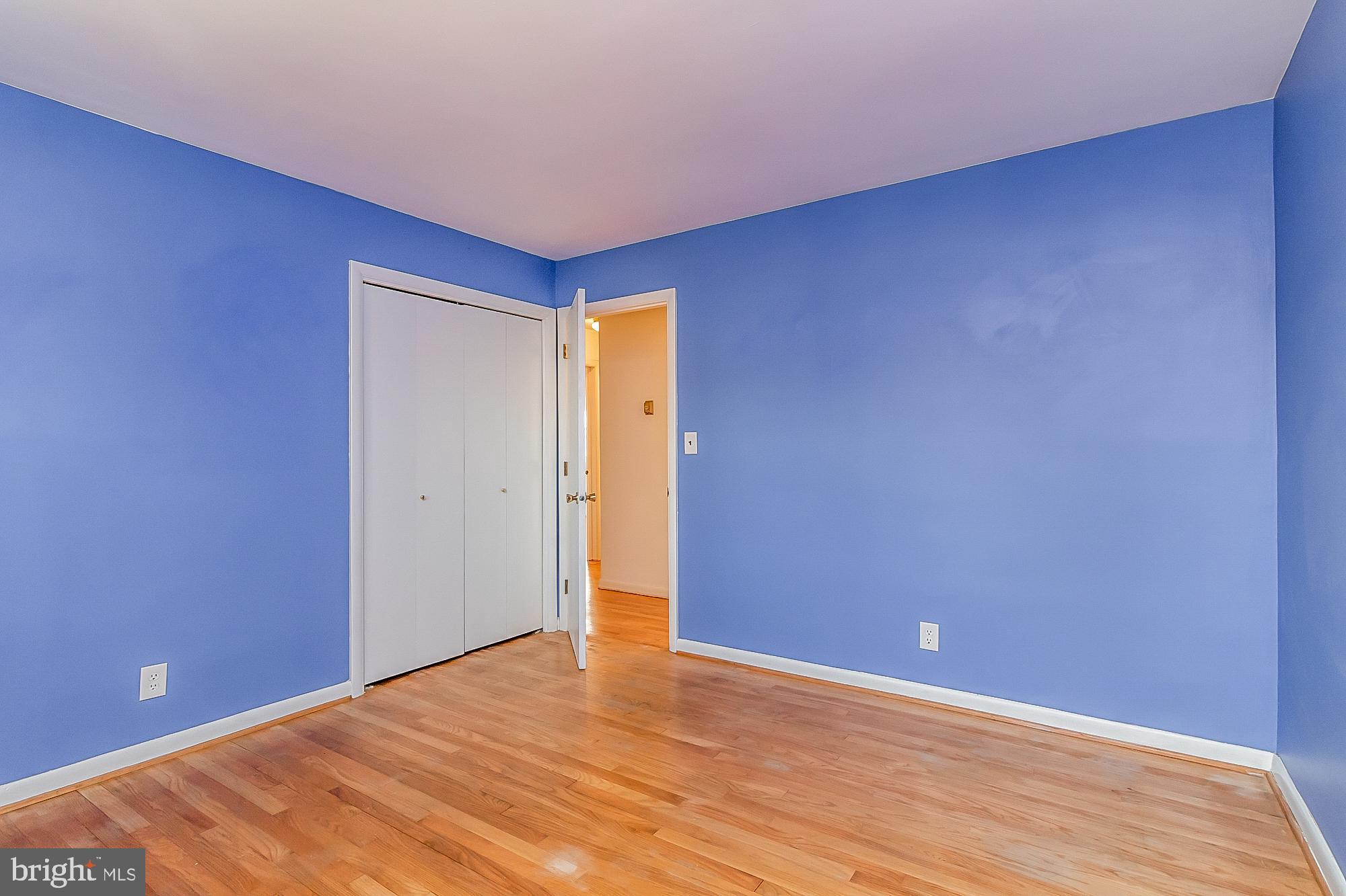 VILLAGE GREEN - Residential