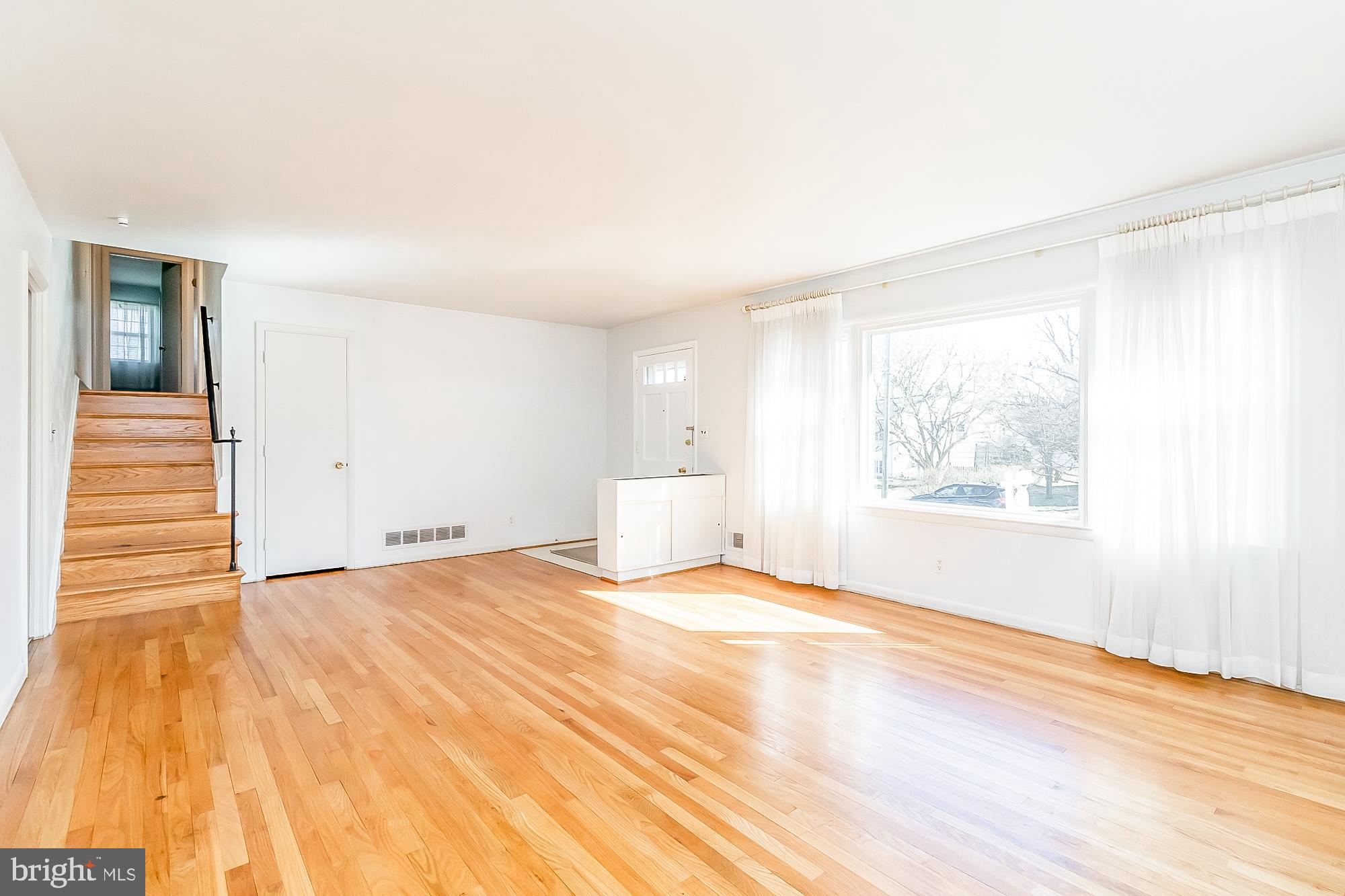 VILLAGE GREEN - Residential