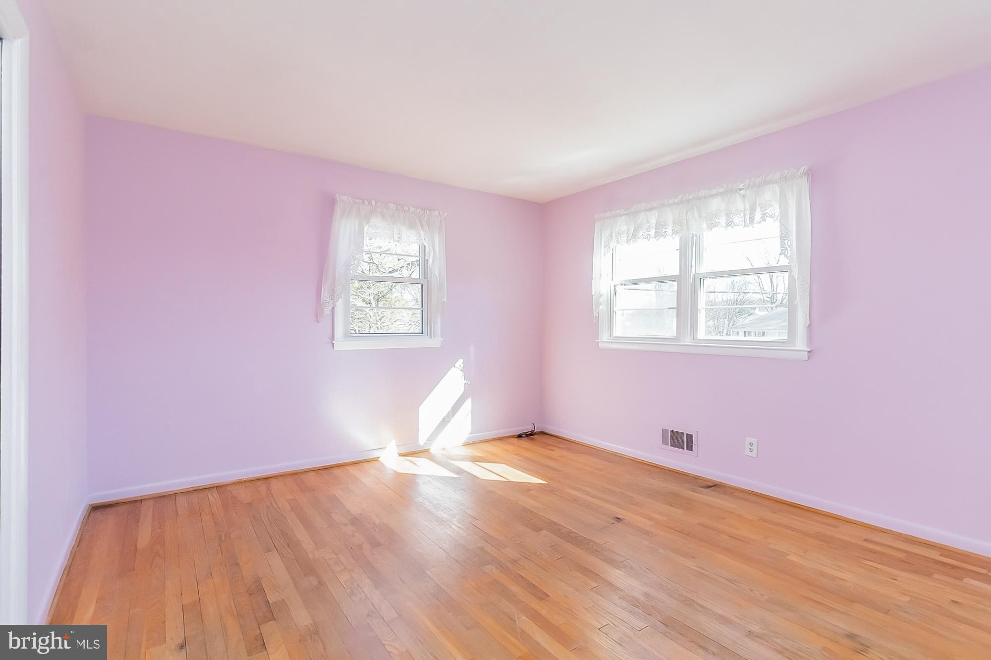 VILLAGE GREEN - Residential