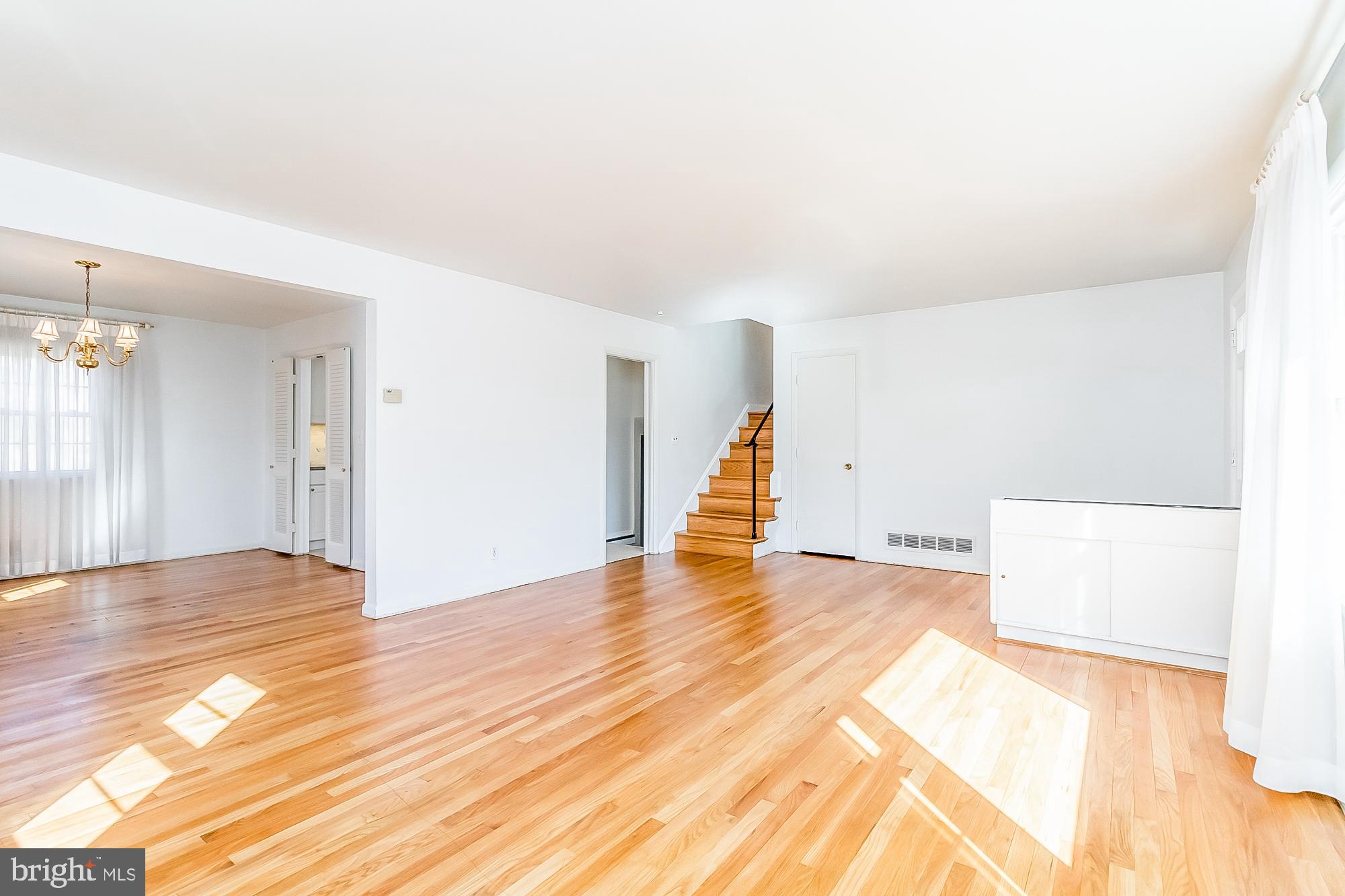 VILLAGE GREEN - Residential