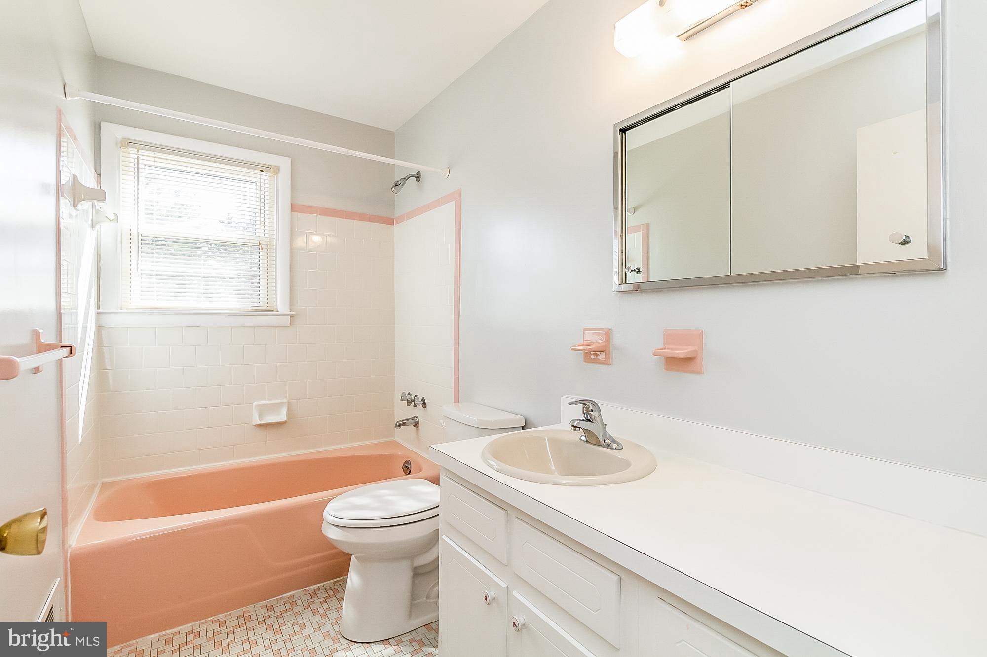 VILLAGE GREEN - Residential