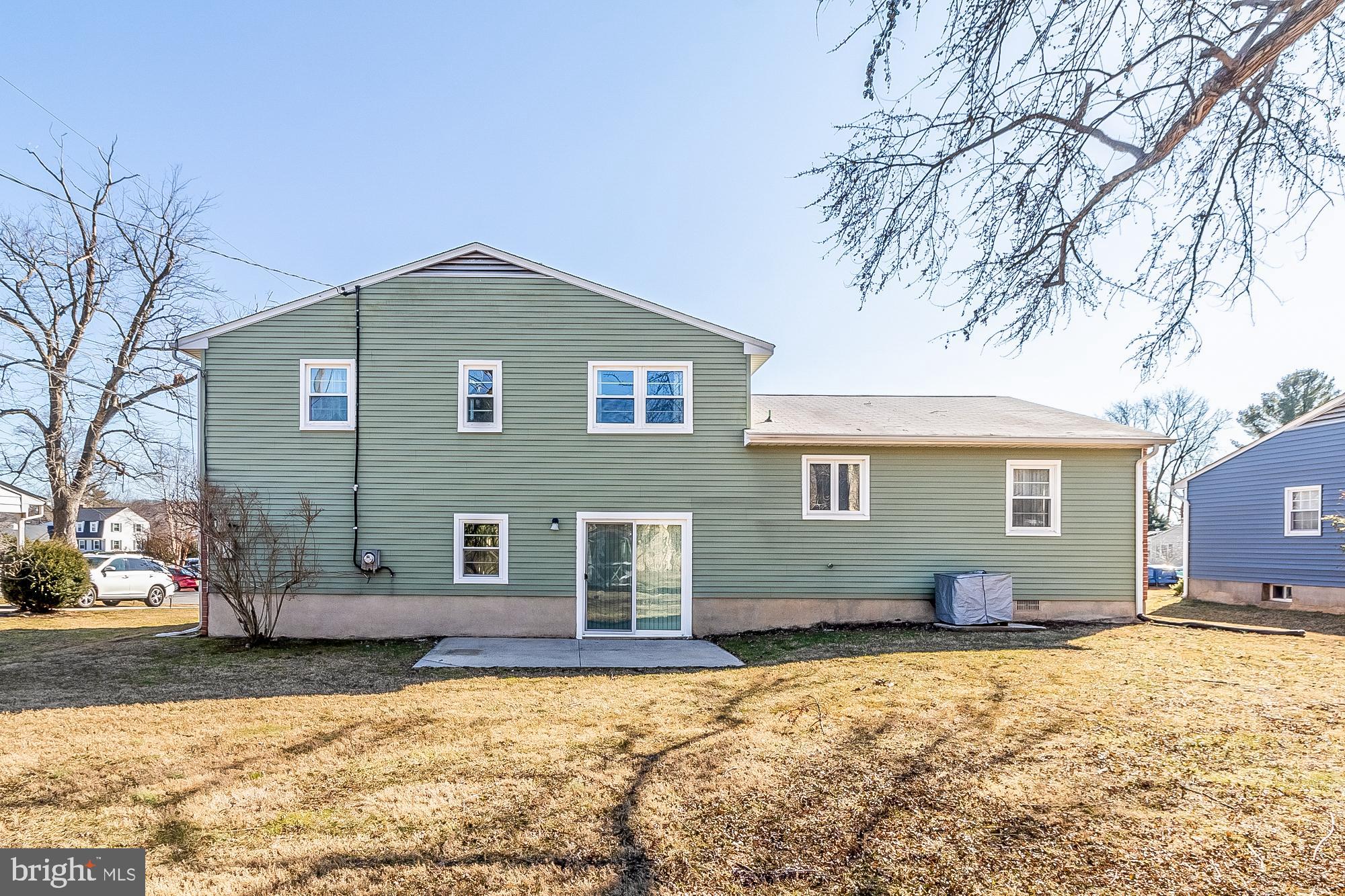 VILLAGE GREEN - Residential