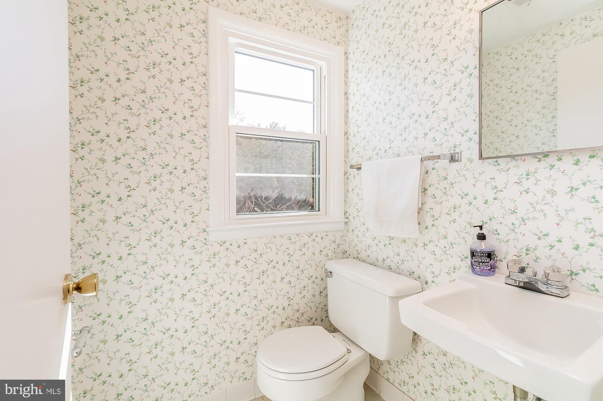 VILLAGE GREEN - Residential