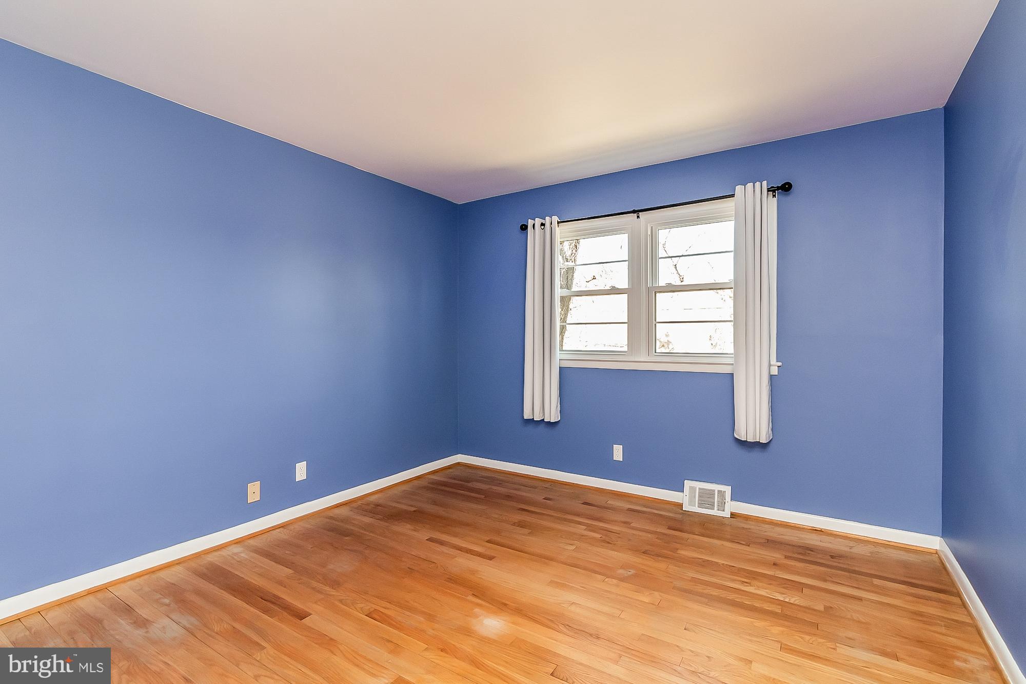 VILLAGE GREEN - Residential