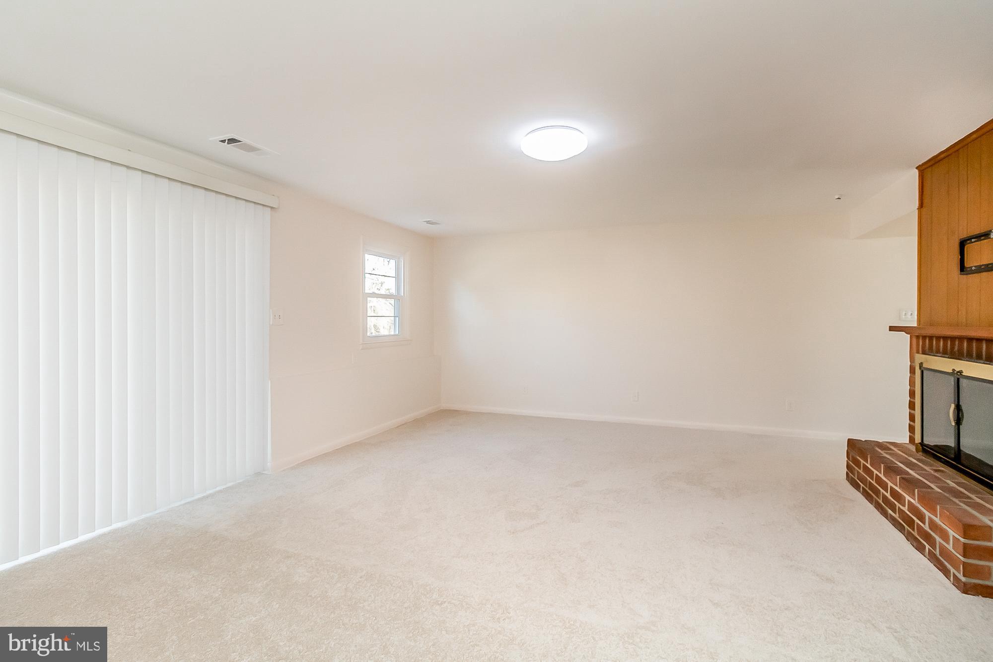 VILLAGE GREEN - Residential