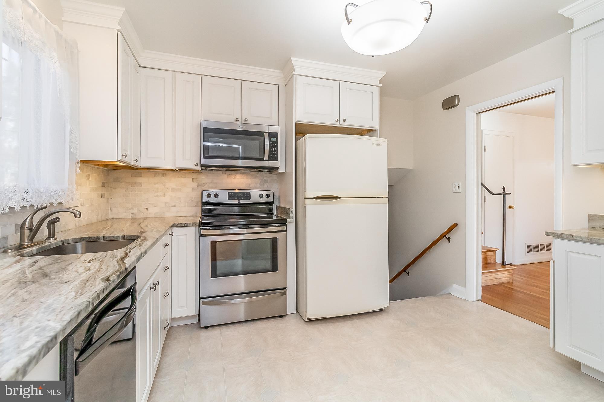 VILLAGE GREEN - Residential