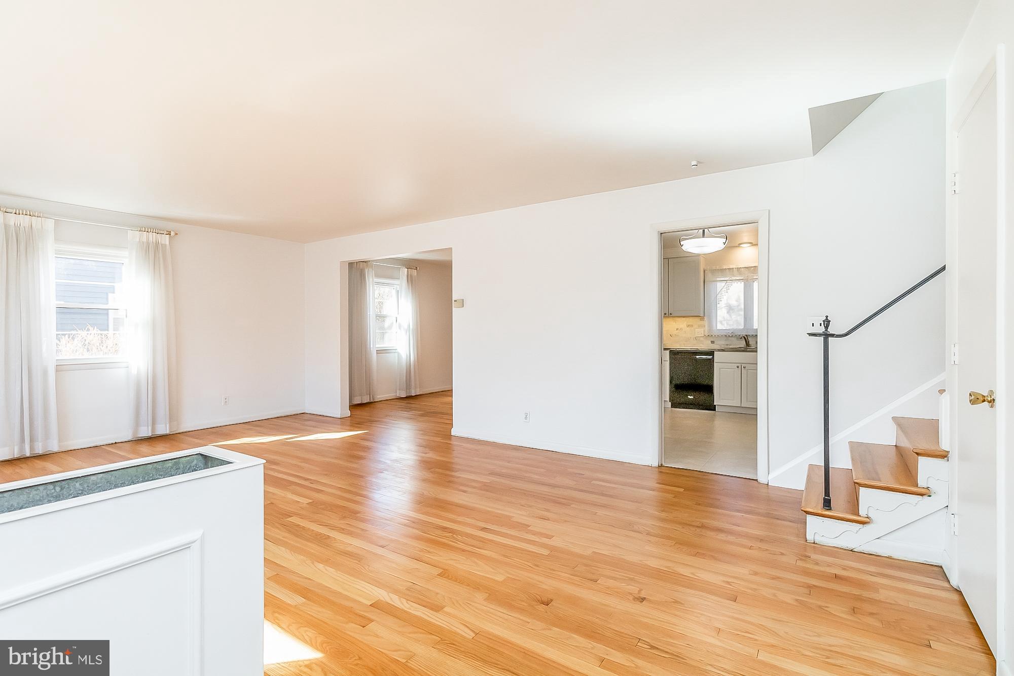 VILLAGE GREEN - Residential