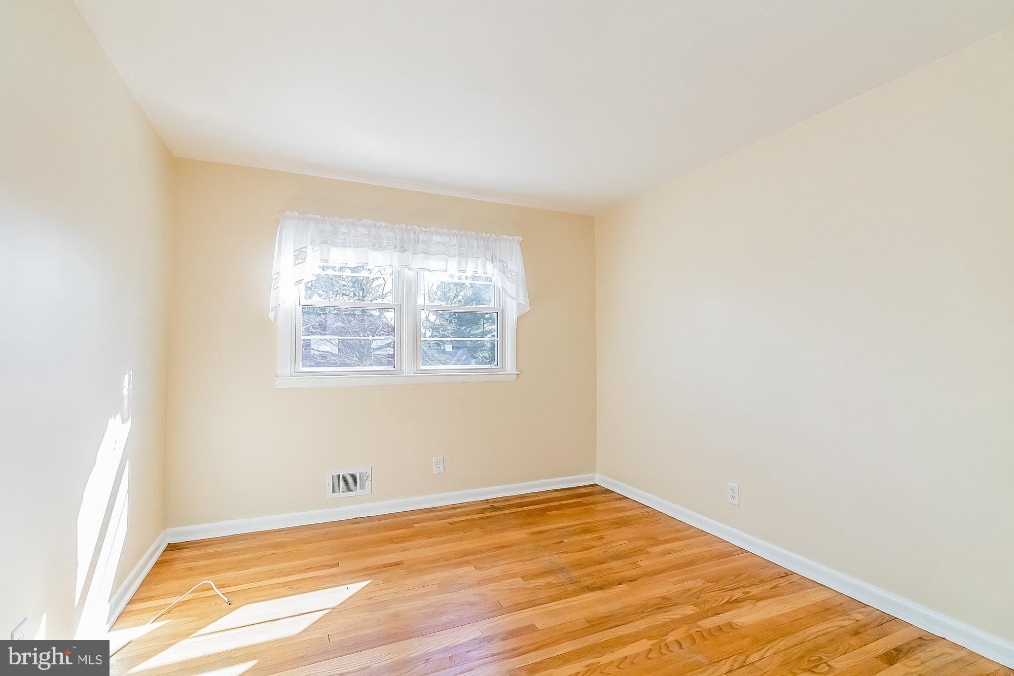 VILLAGE GREEN - Residential