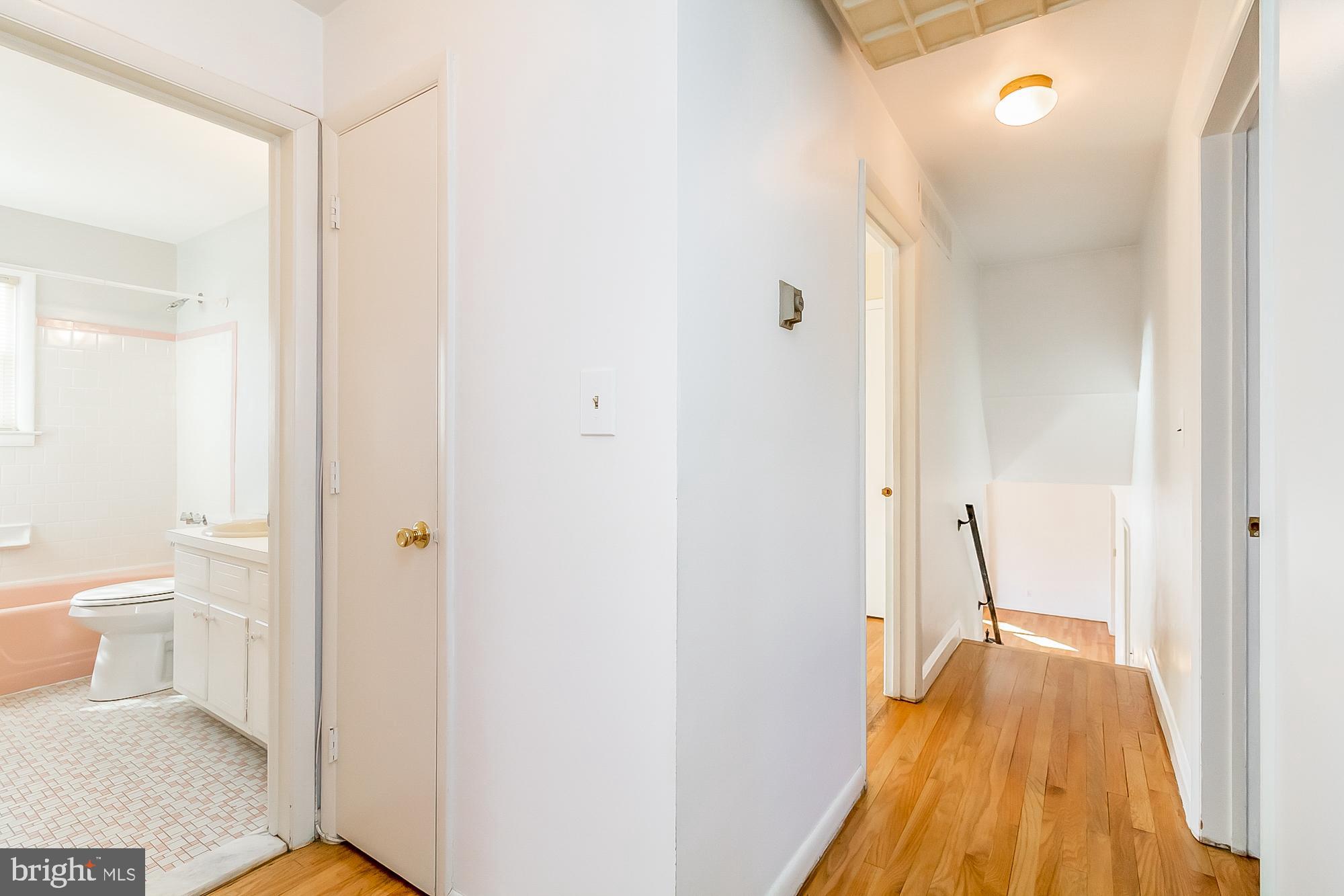 VILLAGE GREEN - Residential