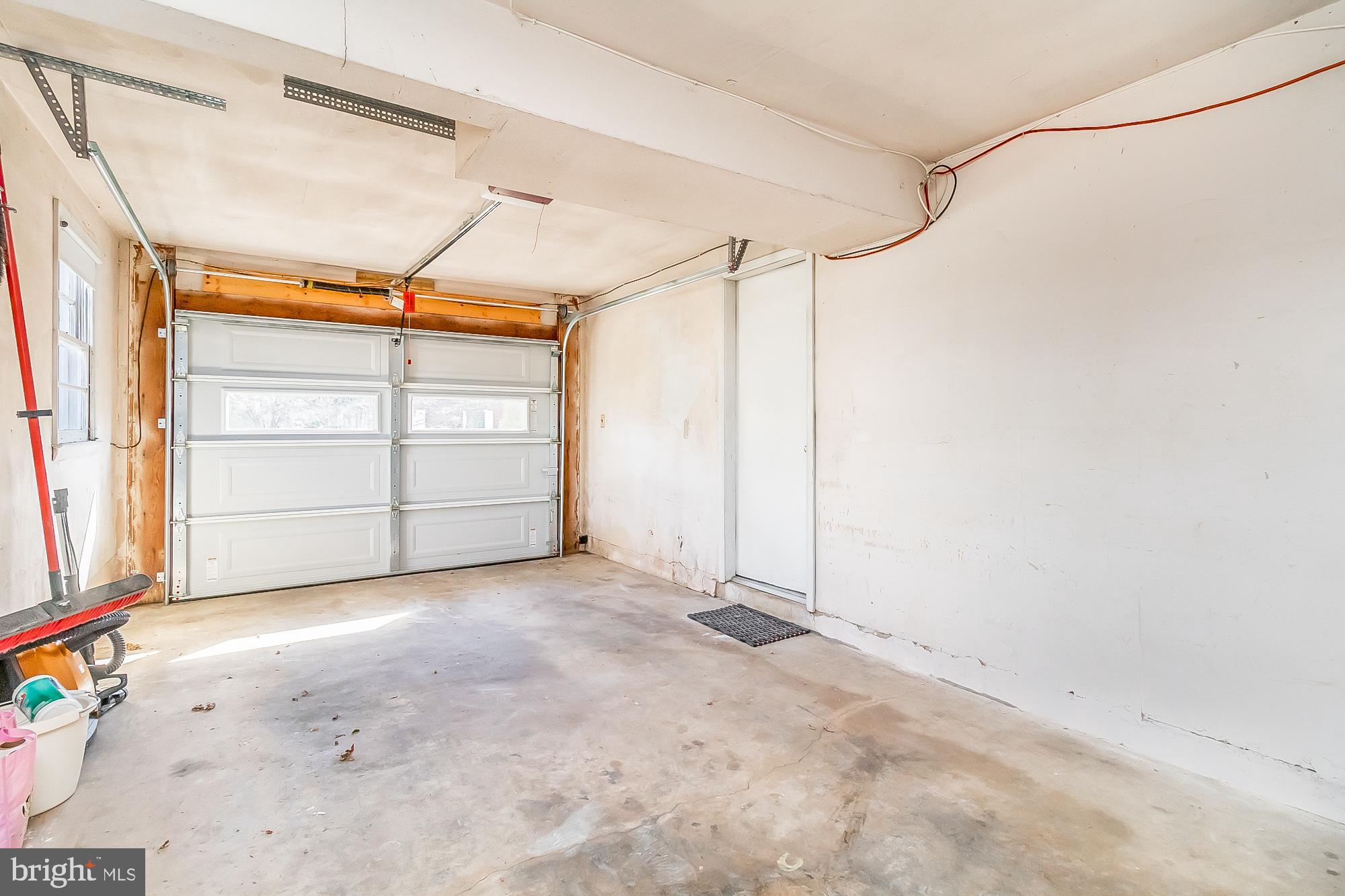 VILLAGE GREEN - Residential