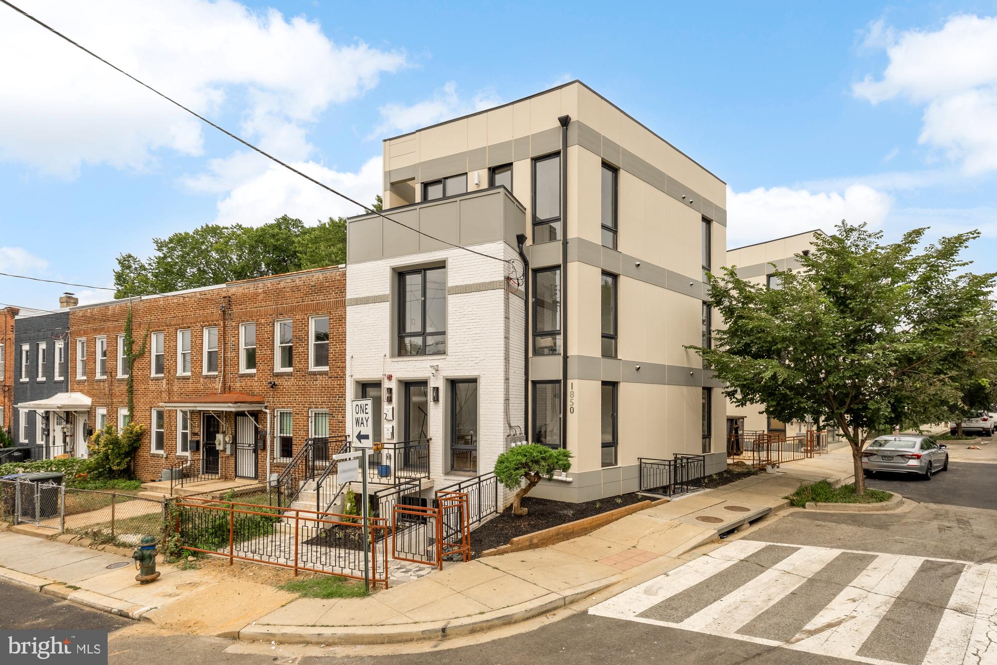 1850 CAPITOL AVENUE NE