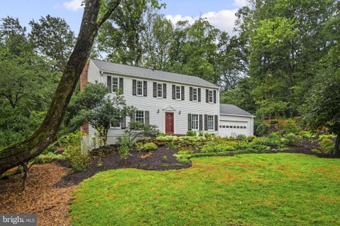 Photo of 11231 Hunting Horn Lane, RESTON, VA 20191 (MLS # VAFX2339190)