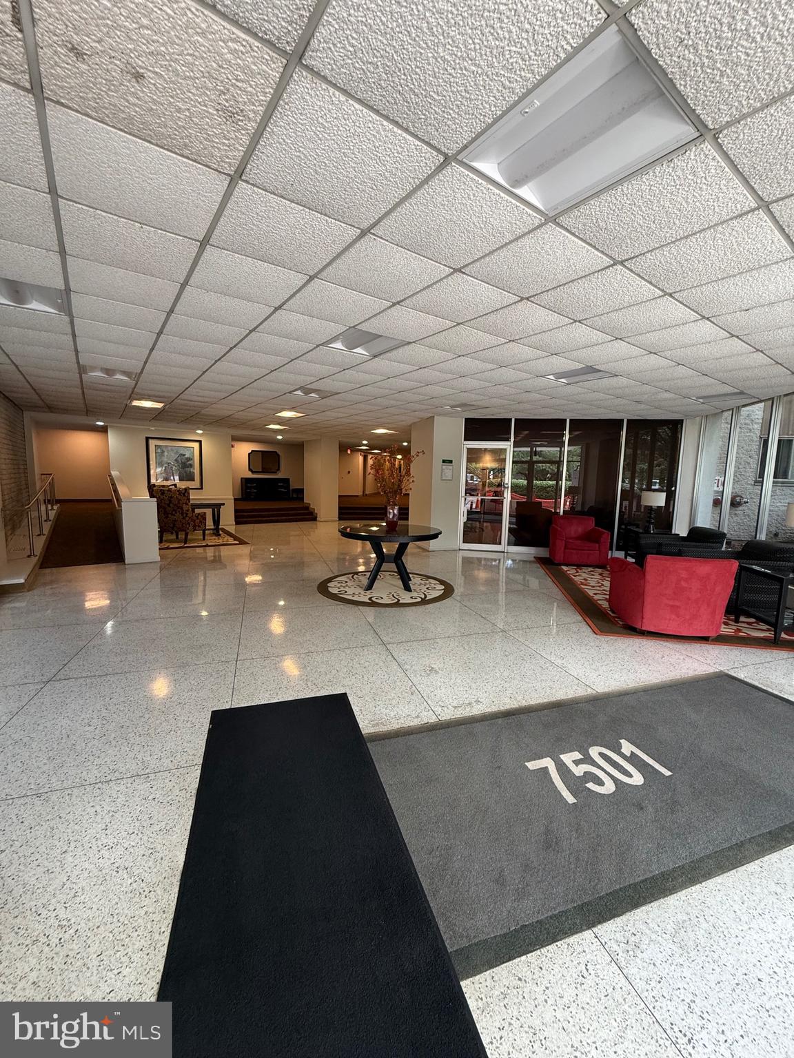 LAKESIDE TERRACE - Residential