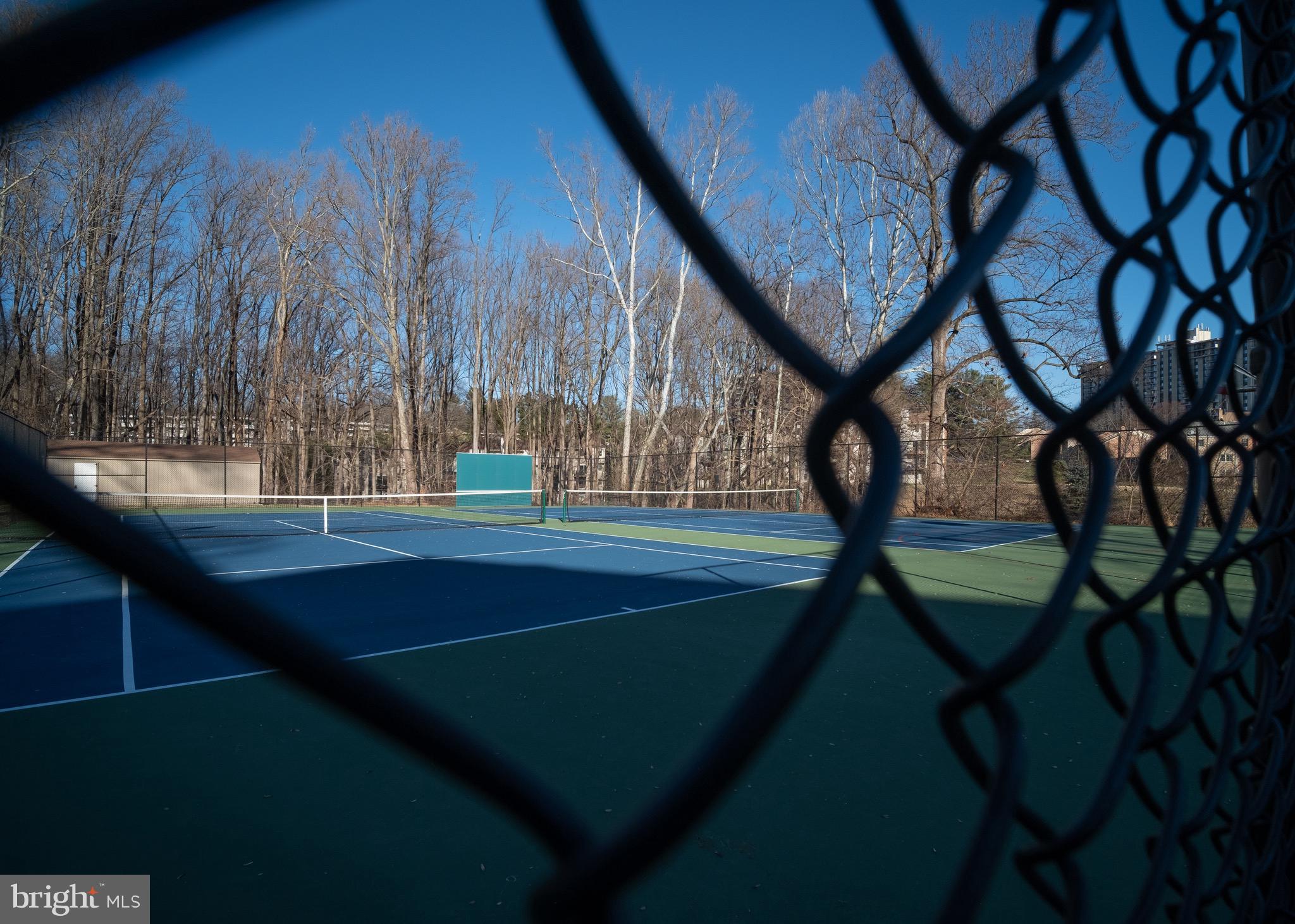 LAKESIDE TERRACE - Residential