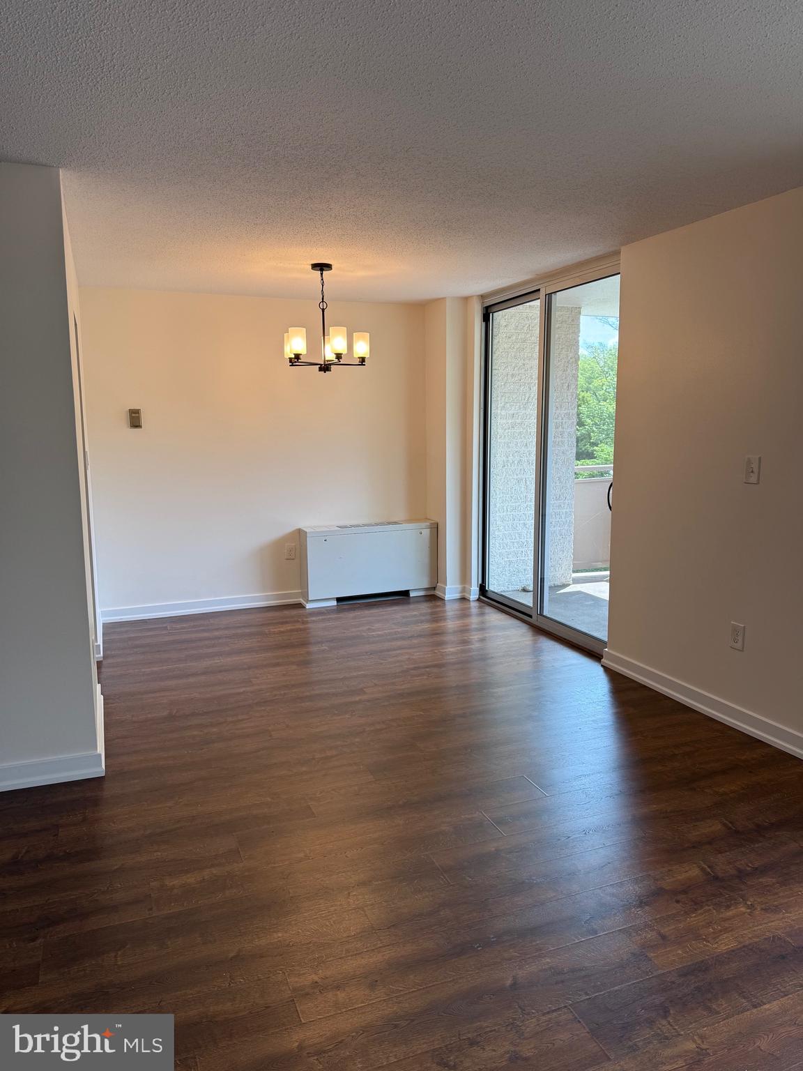 LAKESIDE TERRACE - Residential