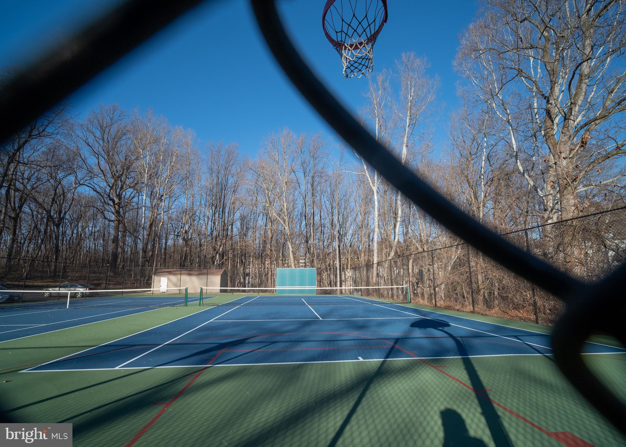 LAKESIDE TERRACE - Residential